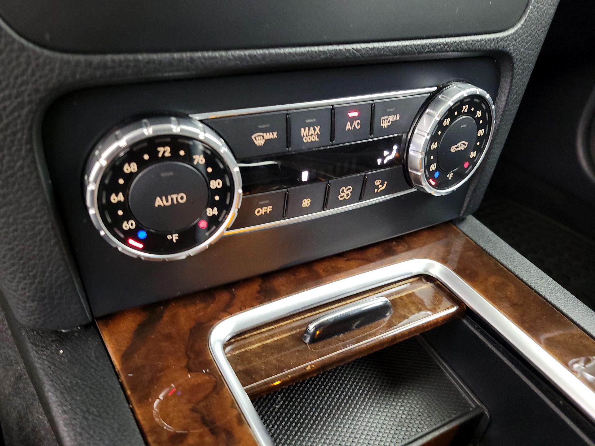 Thumbnail: 2015 Mercedes-Benz GLK - 17