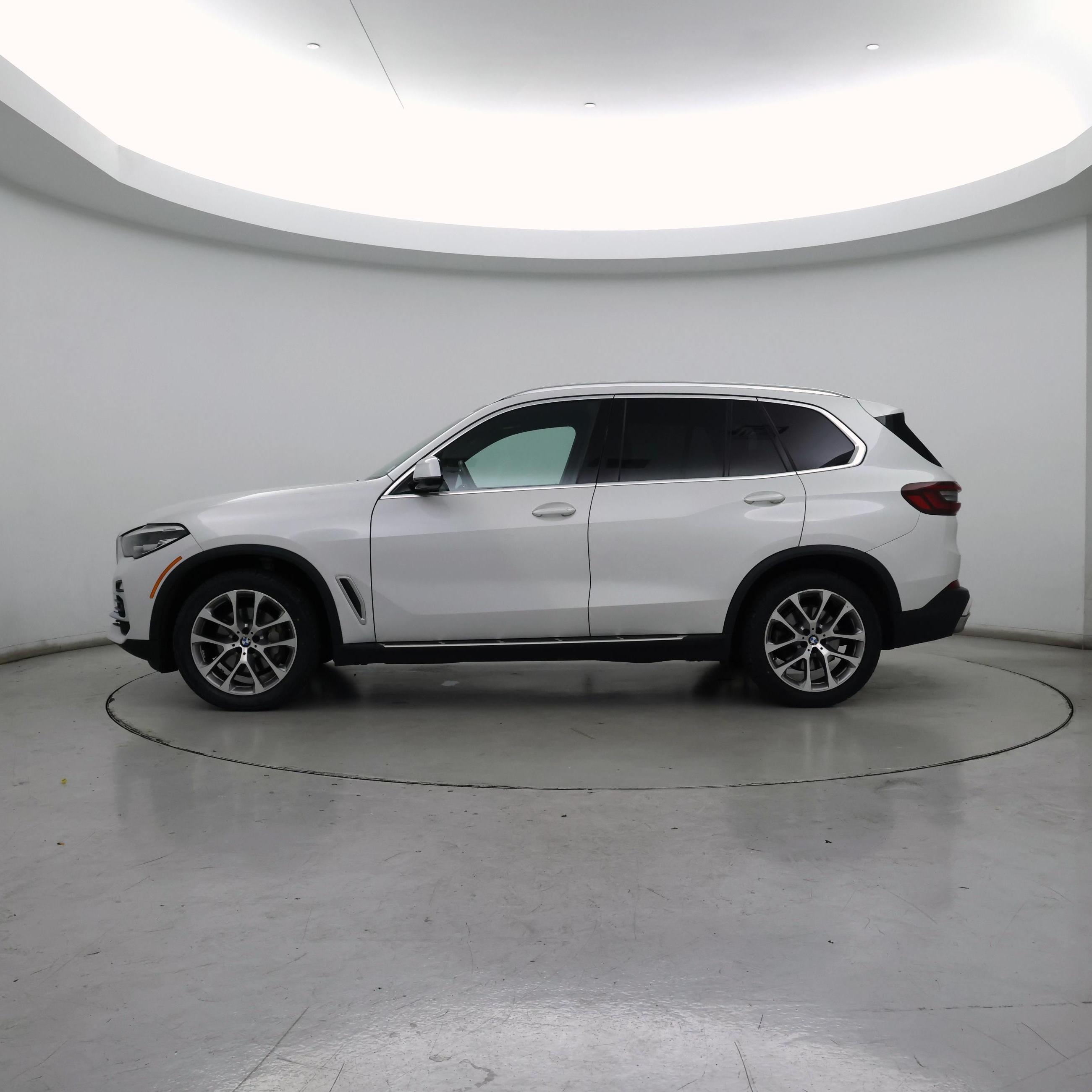 Thumbnail: 2021 BMW X5 - 3
