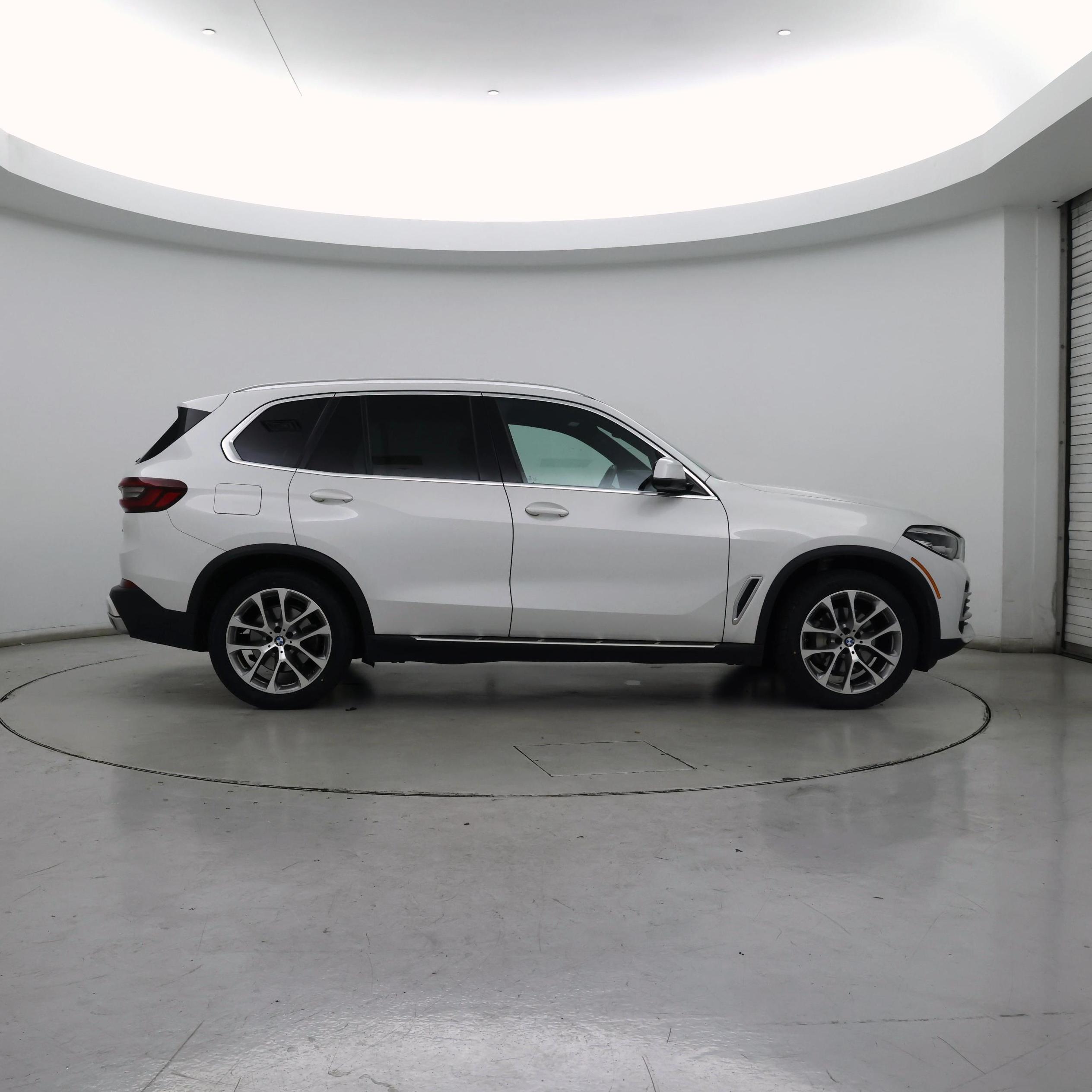 Thumbnail: 2021 BMW X5 - 7