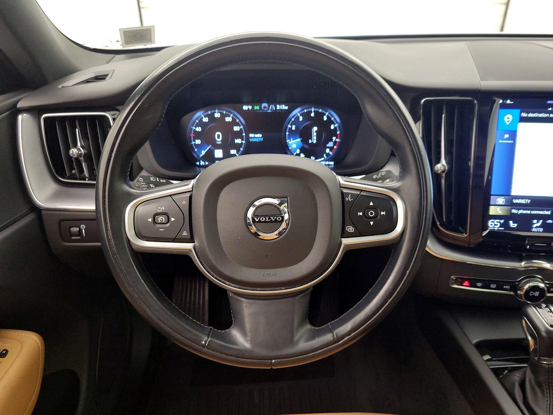 Thumbnail: 2020 Volvo XC60 - 10