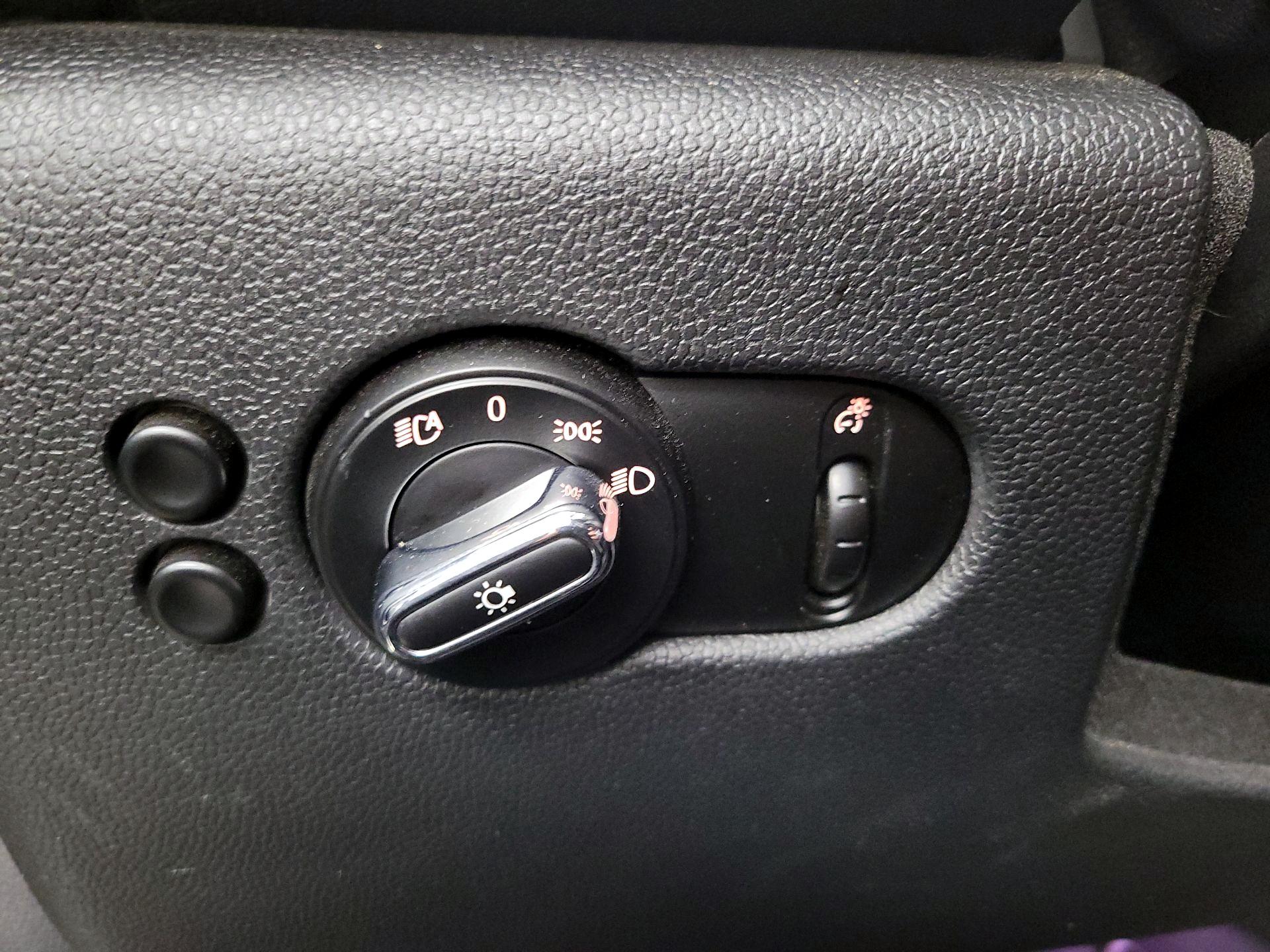 Thumbnail: 2019 MINI Cooper - 13