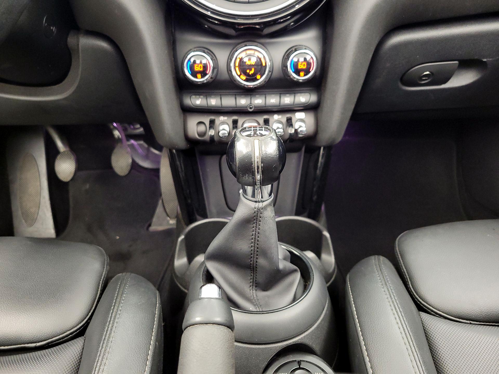 Thumbnail: 2019 MINI Cooper - 18