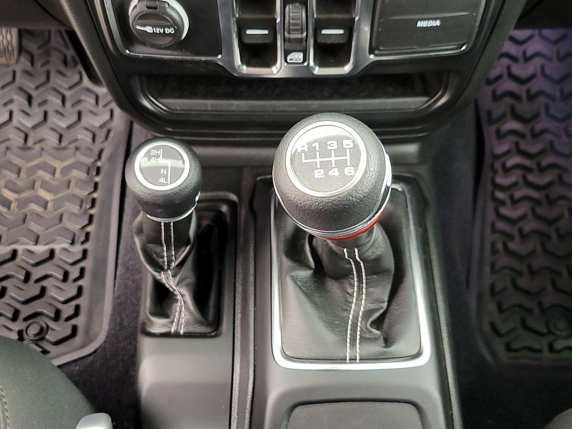Thumbnail: 2022 Jeep Wrangler - 18