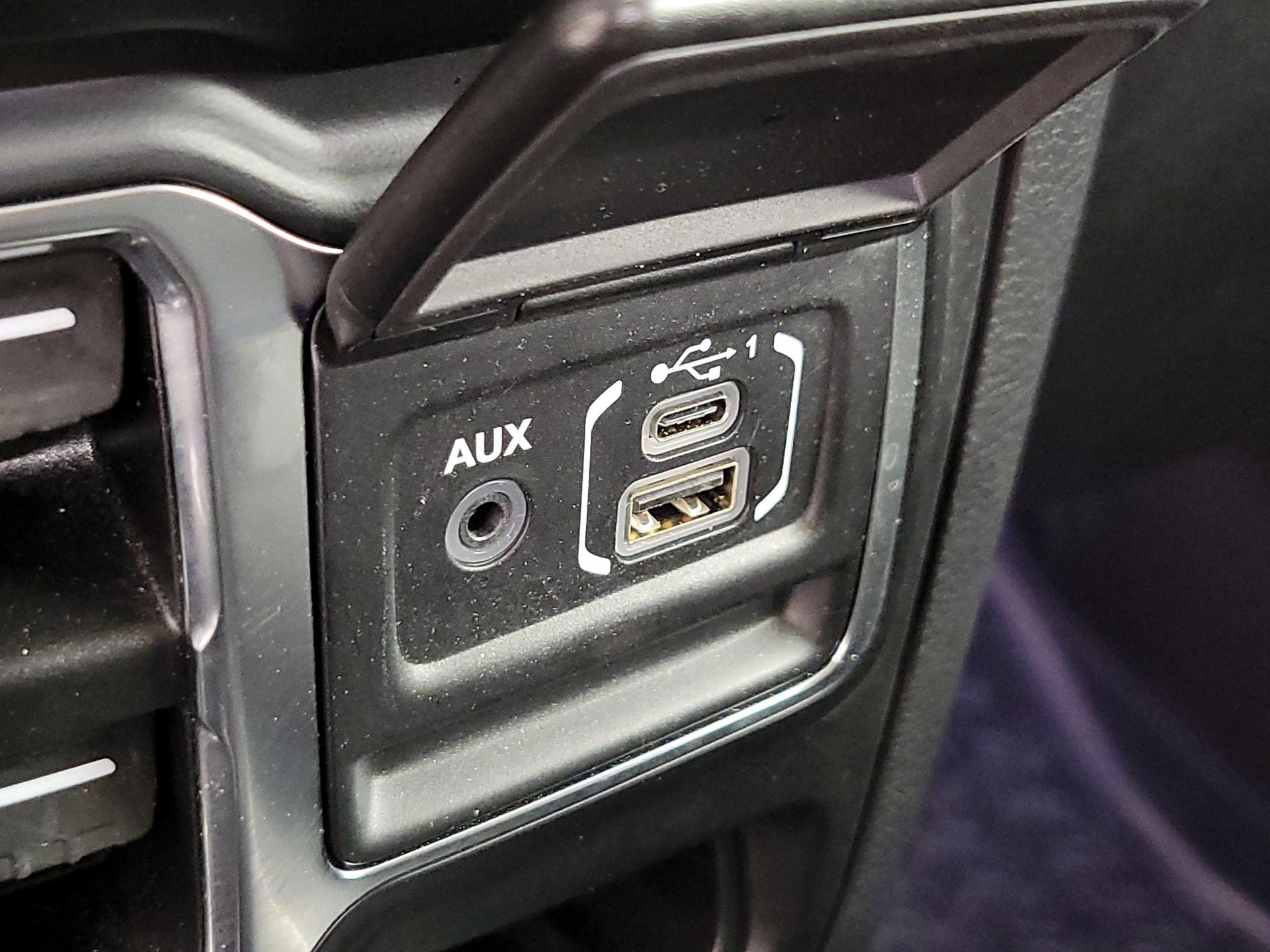 Thumbnail: 2022 Jeep Wrangler - 19