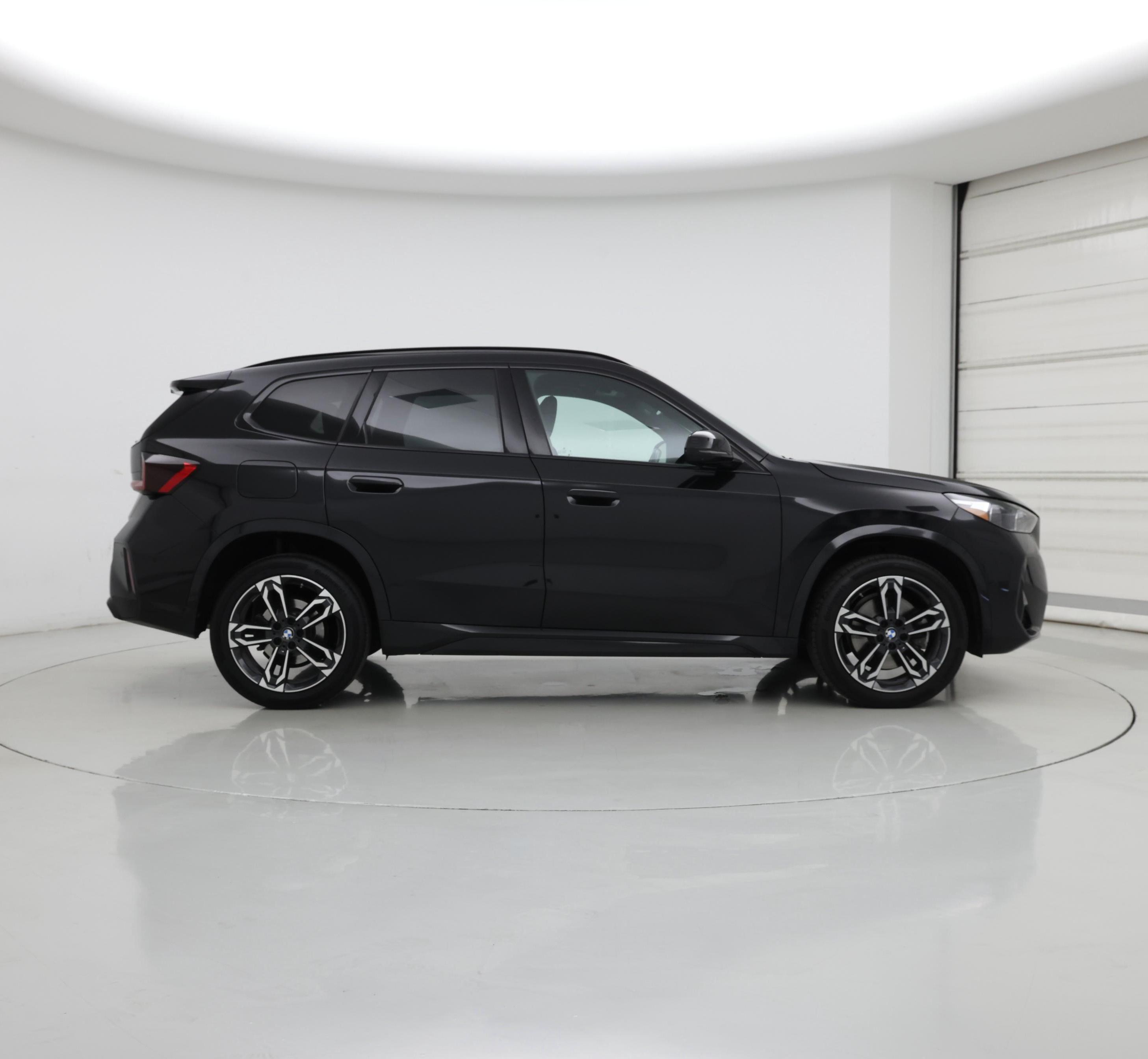 Thumbnail: 2023 BMW X1 - 7