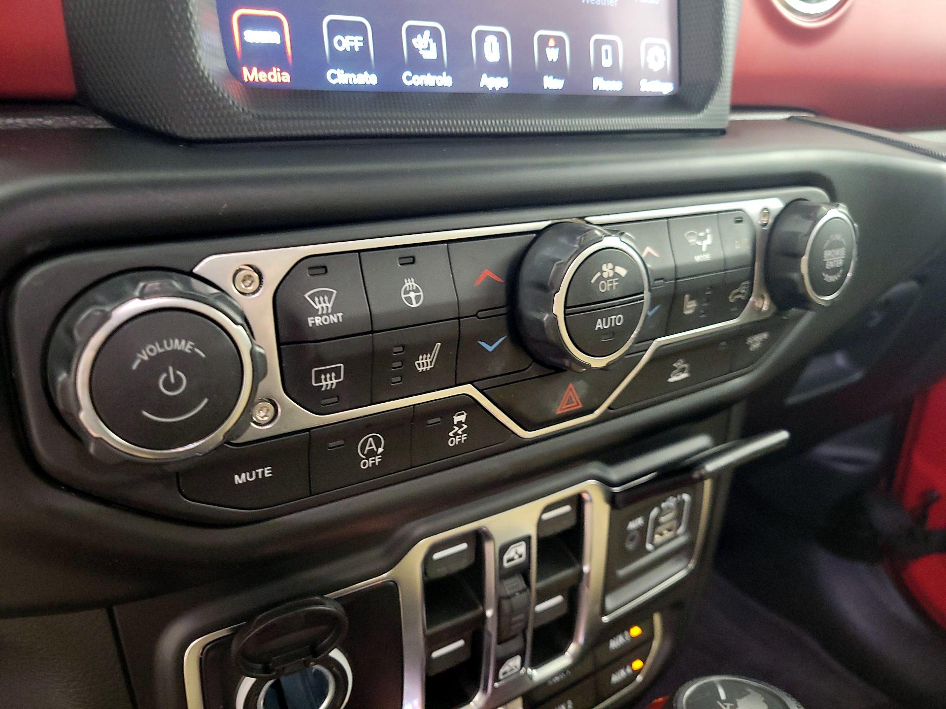 Thumbnail: 2022 Jeep Wrangler - 17