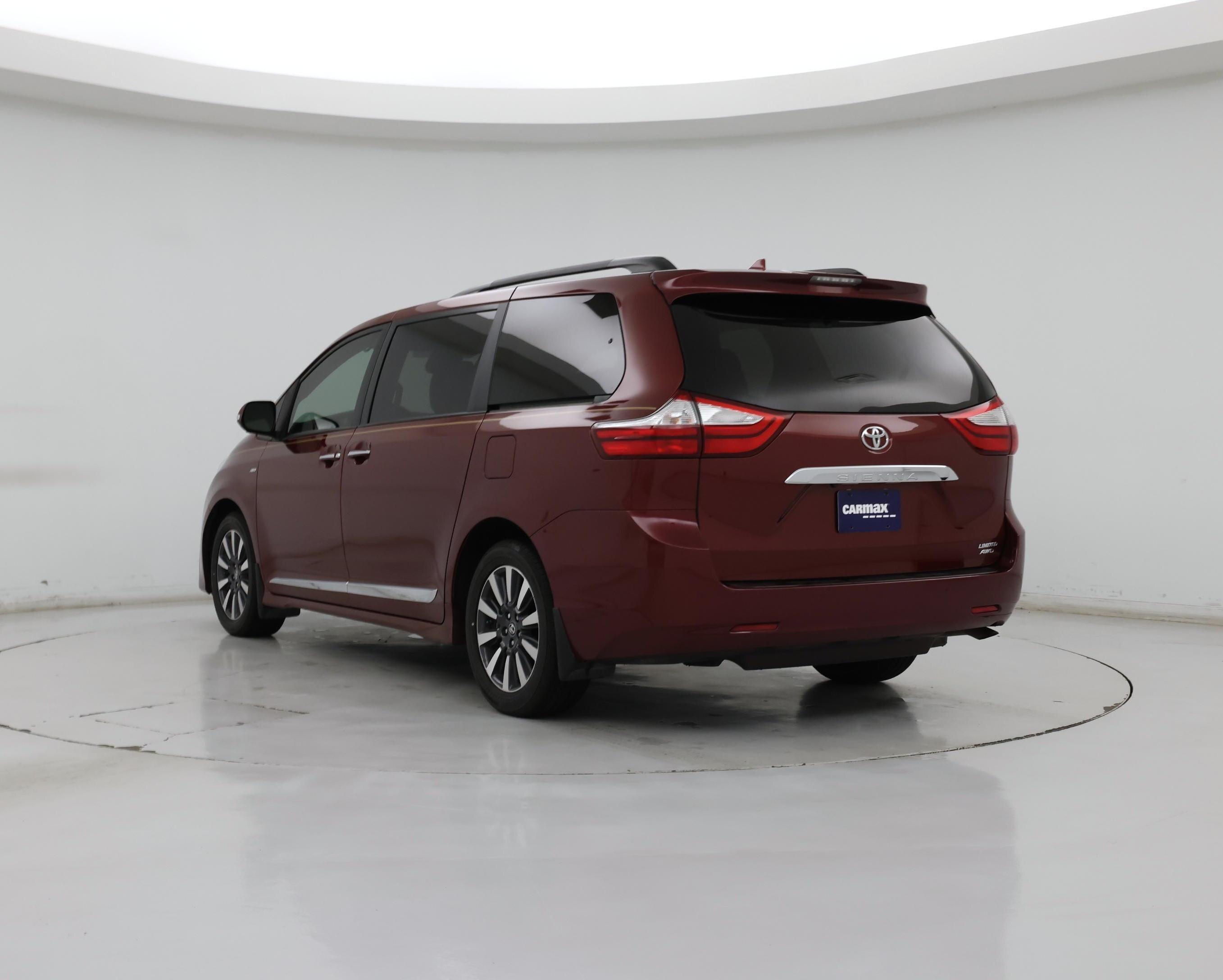 Thumbnail: 2019 Toyota Sienna - 2