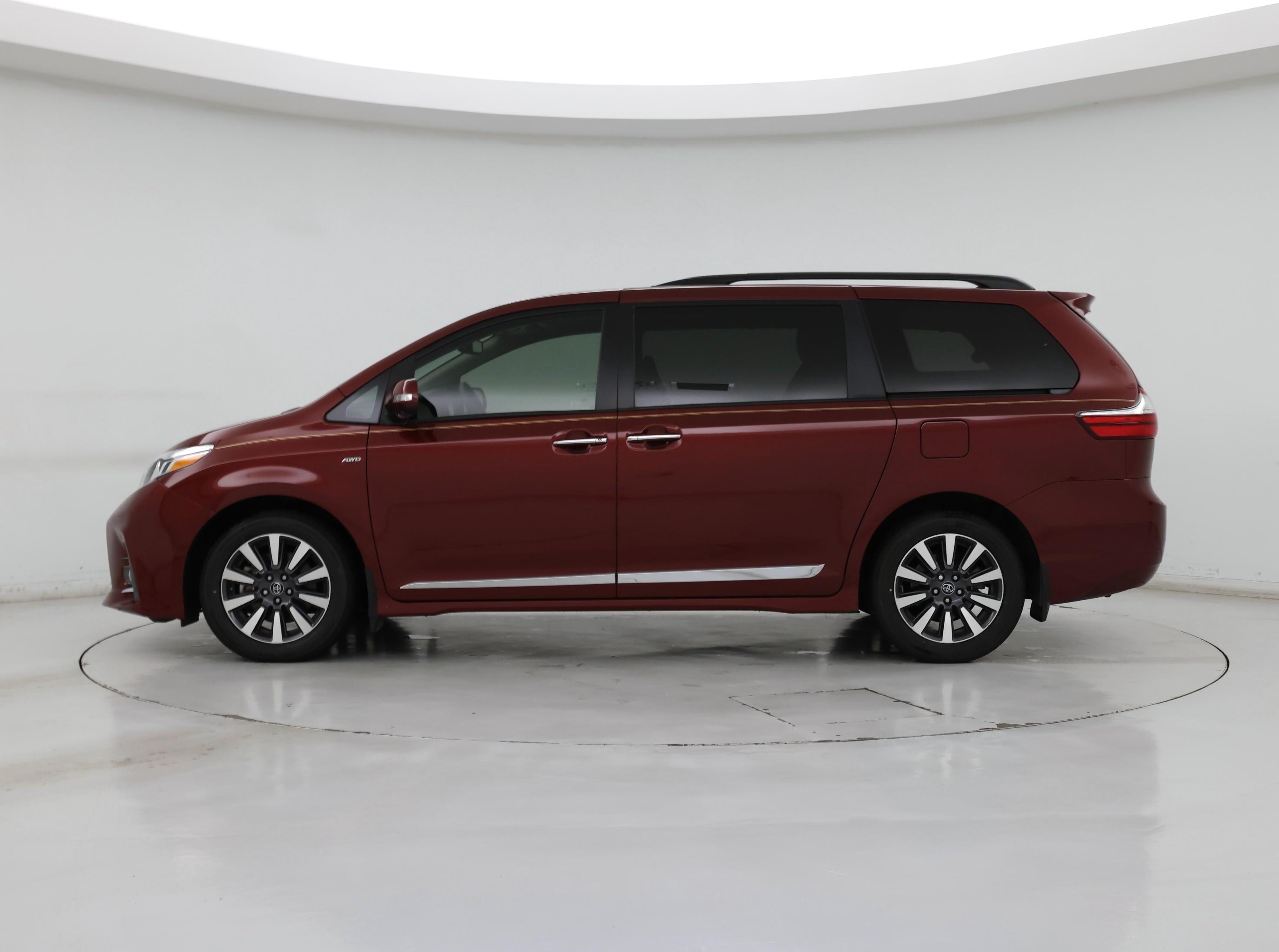 Thumbnail: 2019 Toyota Sienna - 3