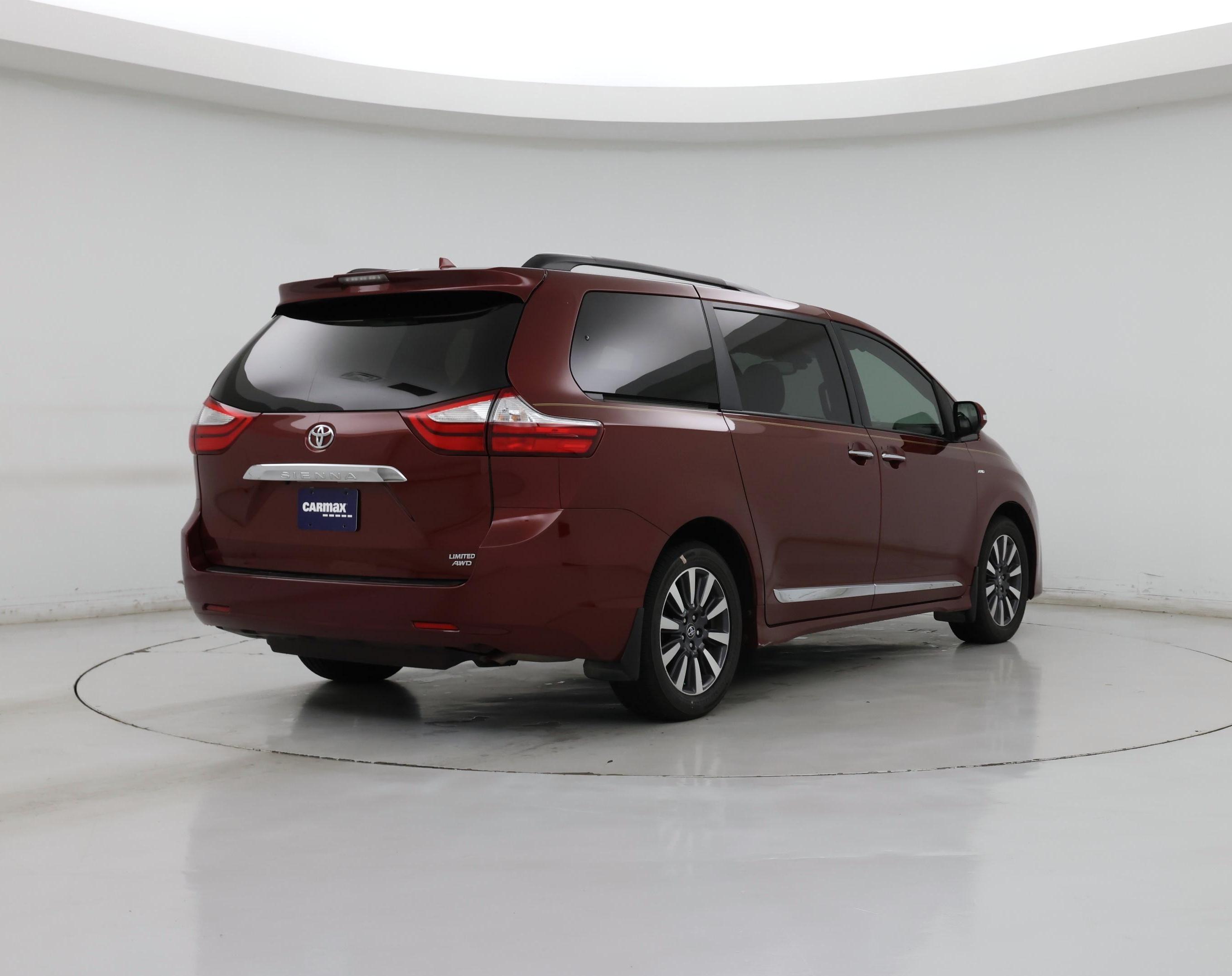 Thumbnail: 2019 Toyota Sienna - 8