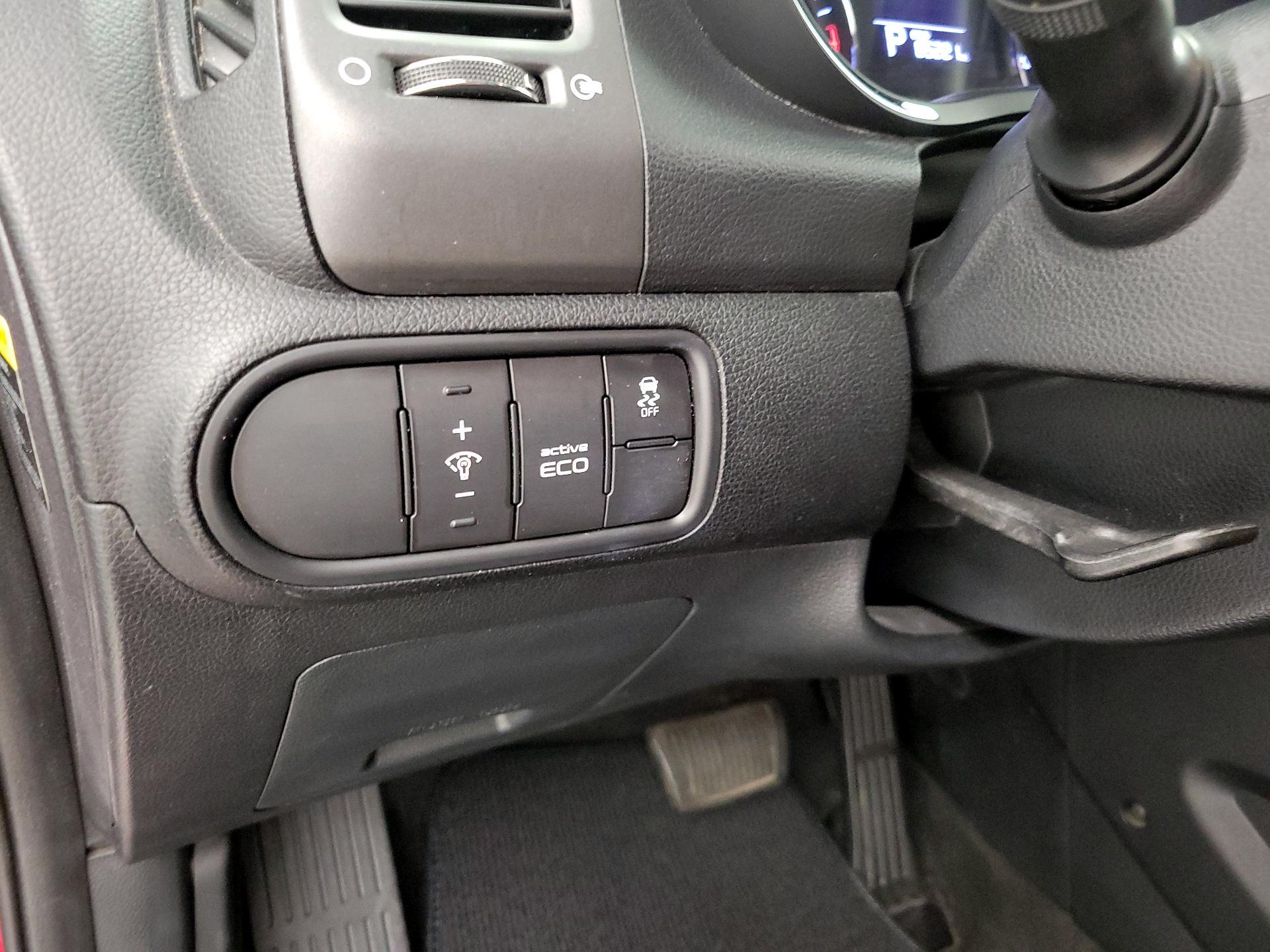 Thumbnail: 2015 Kia Forte - 13