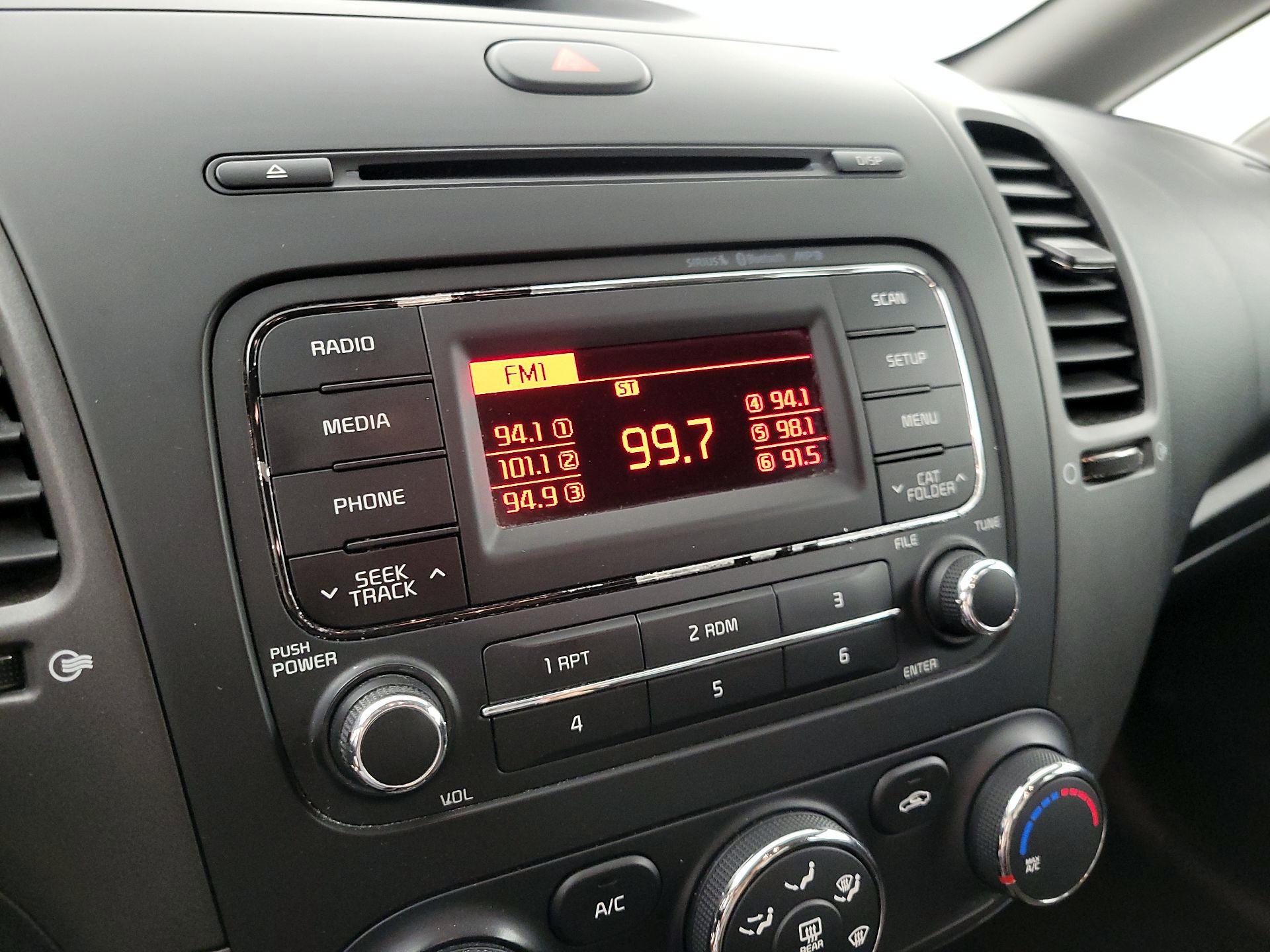 Thumbnail: 2015 Kia Forte - 14