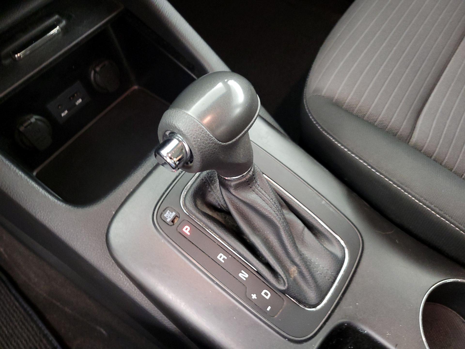 Thumbnail: 2015 Kia Forte - 16