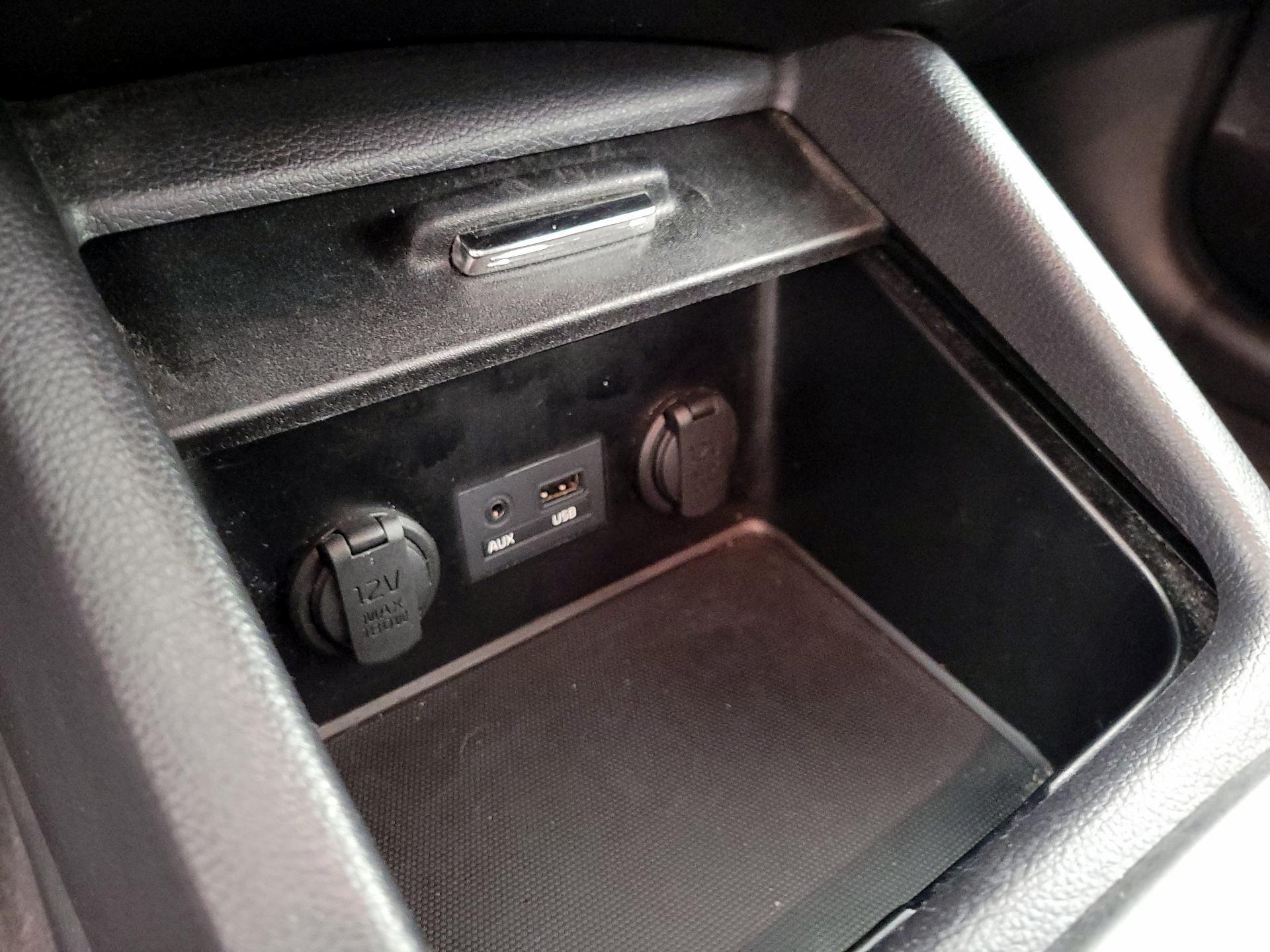 Thumbnail: 2015 Kia Forte - 17