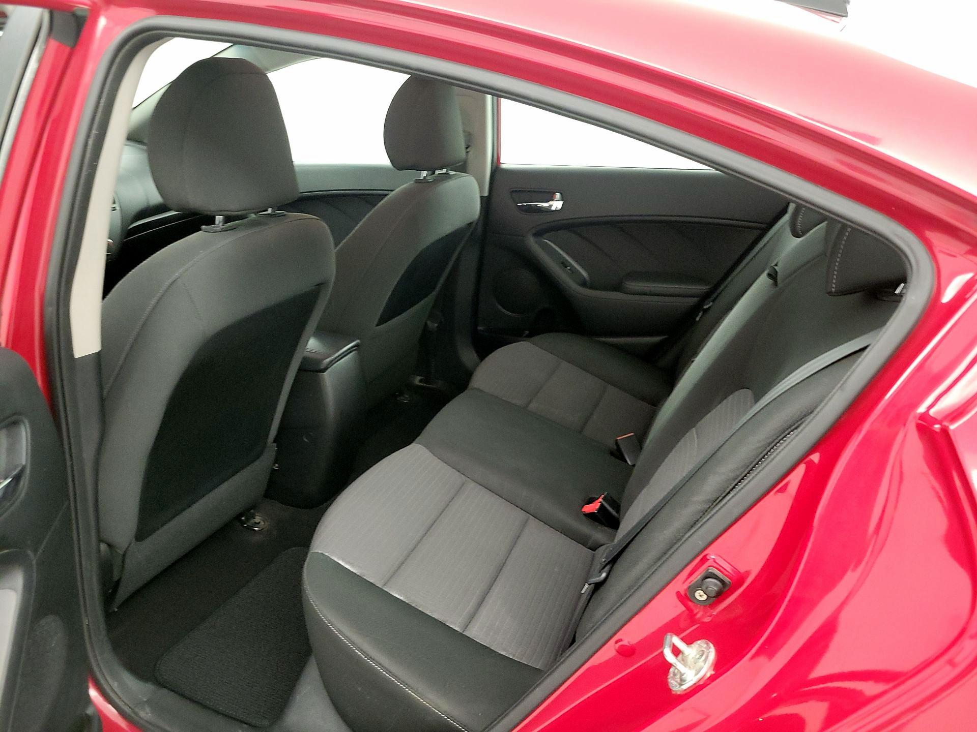 Thumbnail: 2015 Kia Forte - 18