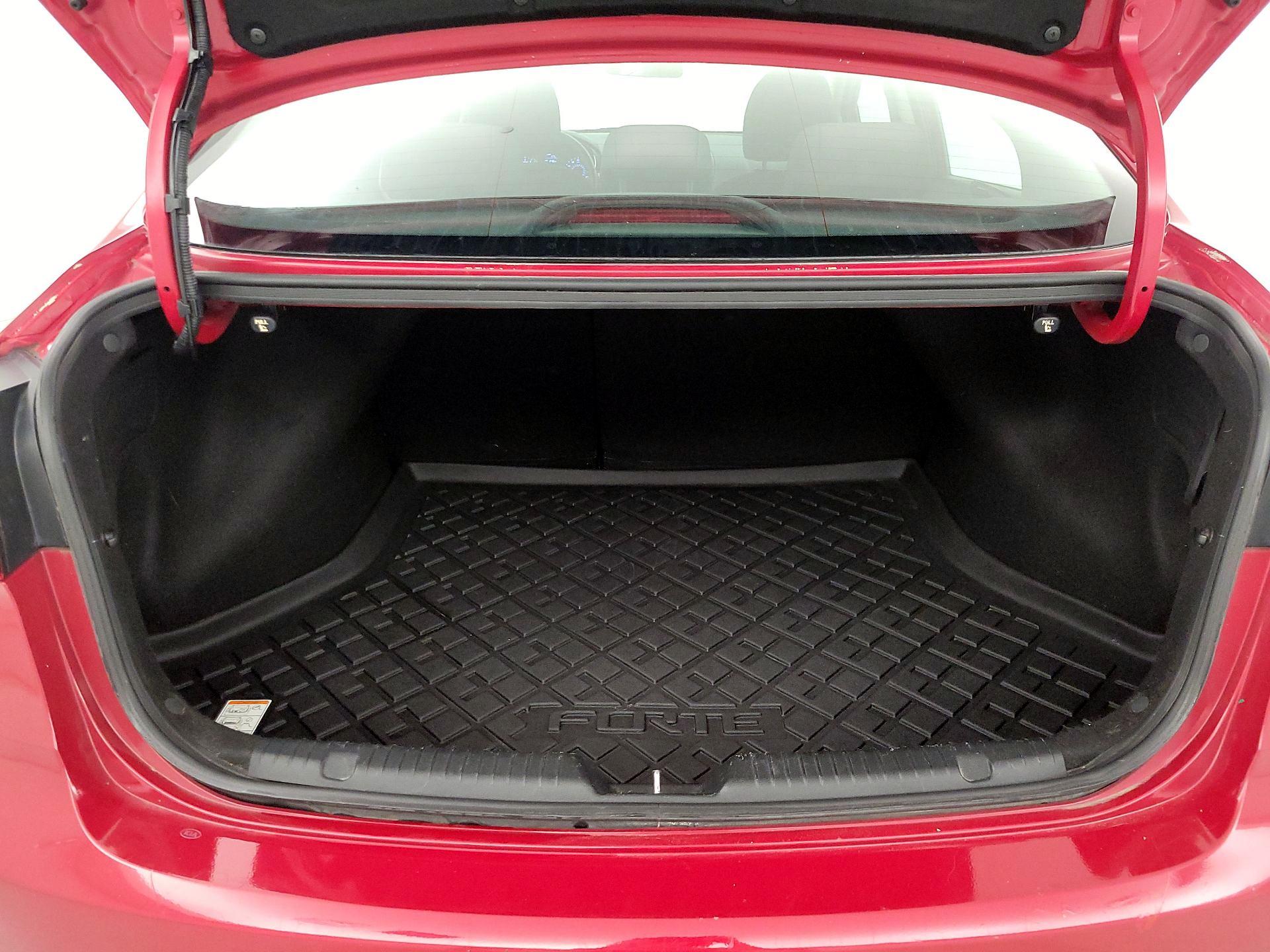 Thumbnail: 2015 Kia Forte - 19