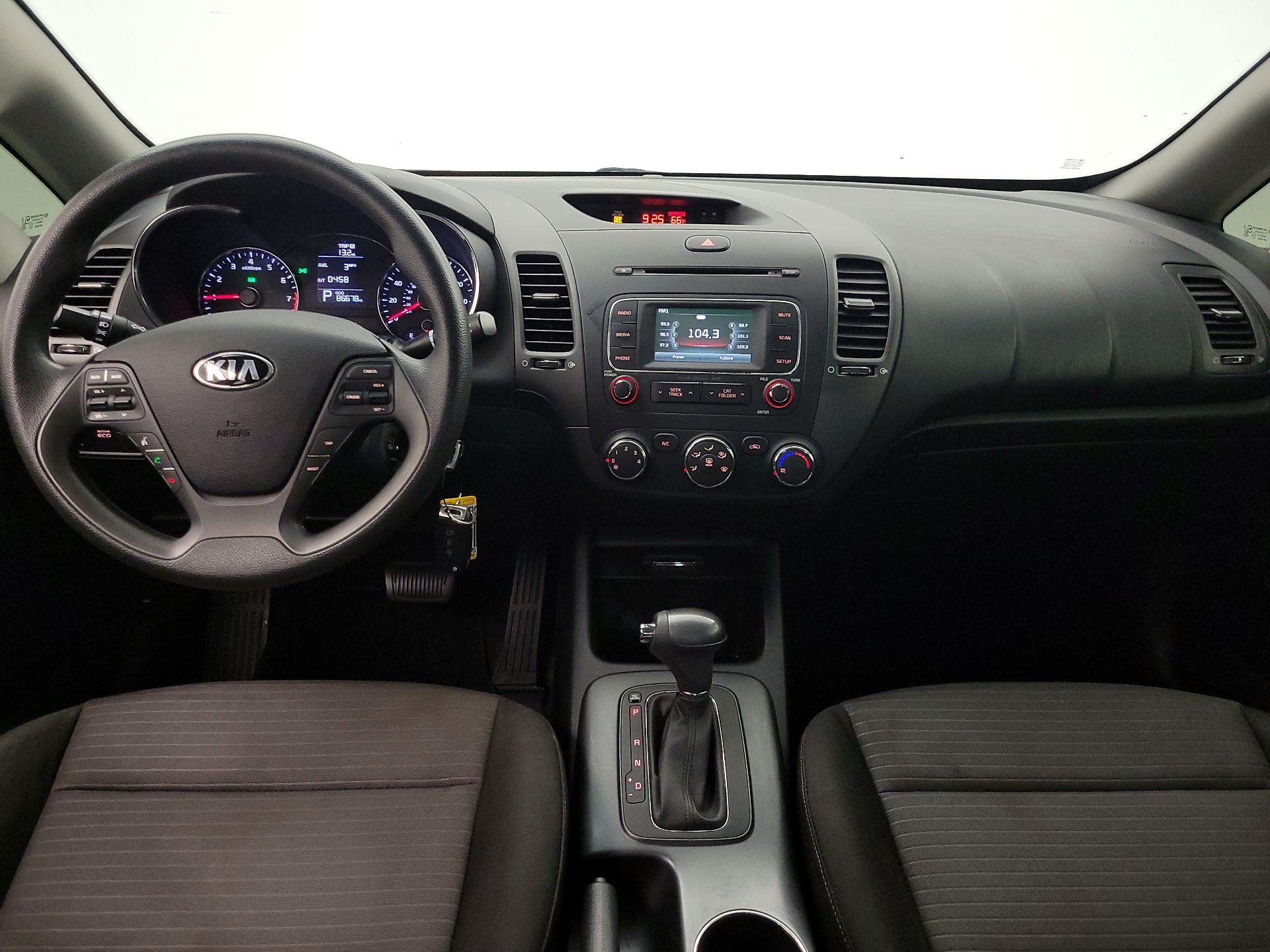 Thumbnail: 2016 Kia Forte - 9