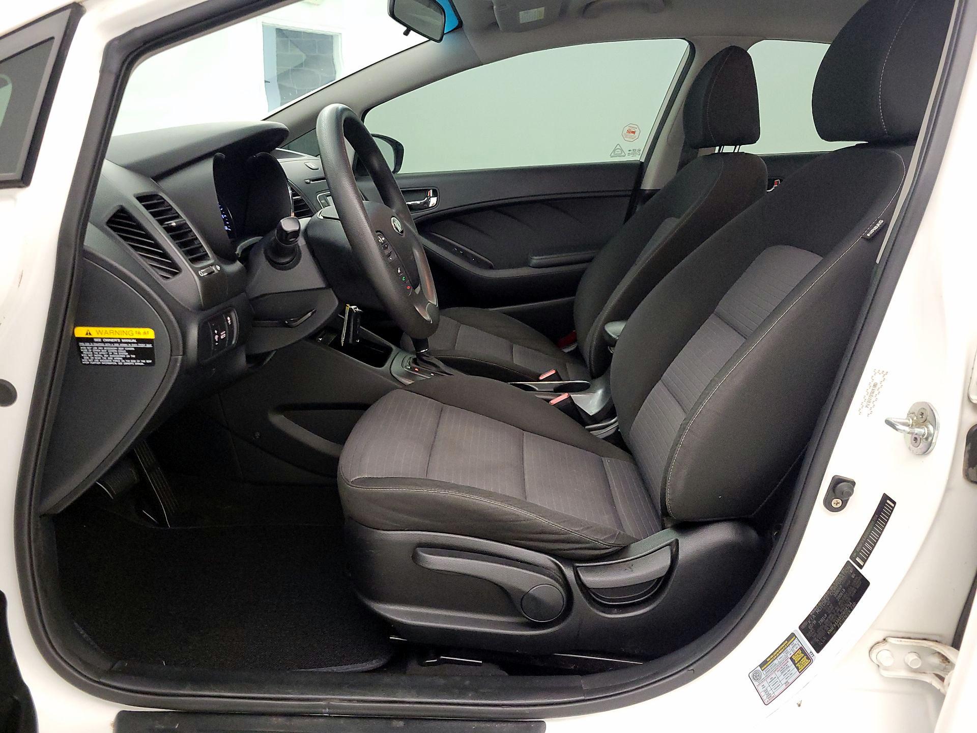 Thumbnail: 2016 Kia Forte - 11