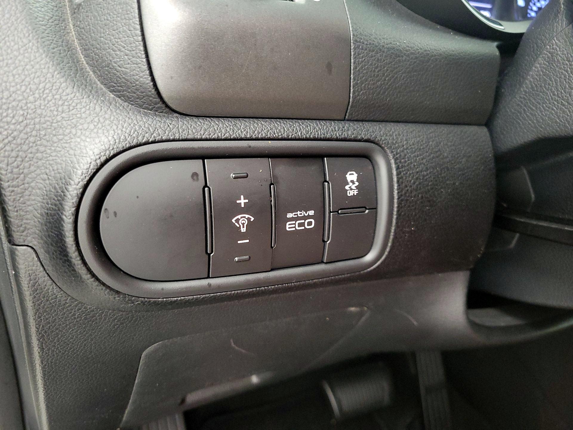 Thumbnail: 2016 Kia Forte - 13