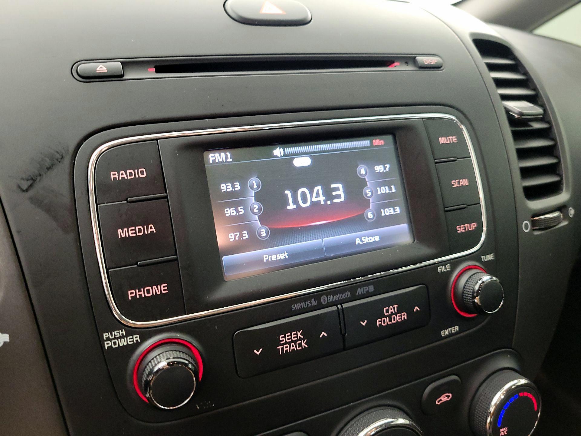 Thumbnail: 2016 Kia Forte - 15