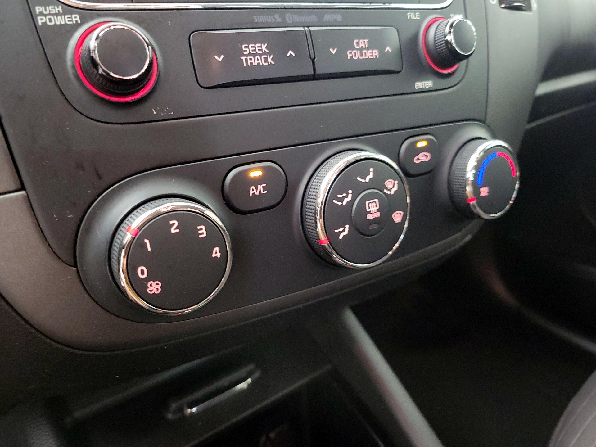 Thumbnail: 2016 Kia Forte - 16