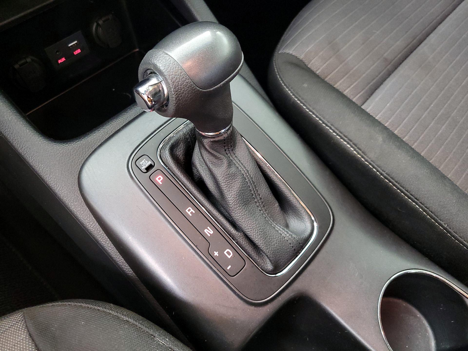Thumbnail: 2016 Kia Forte - 17
