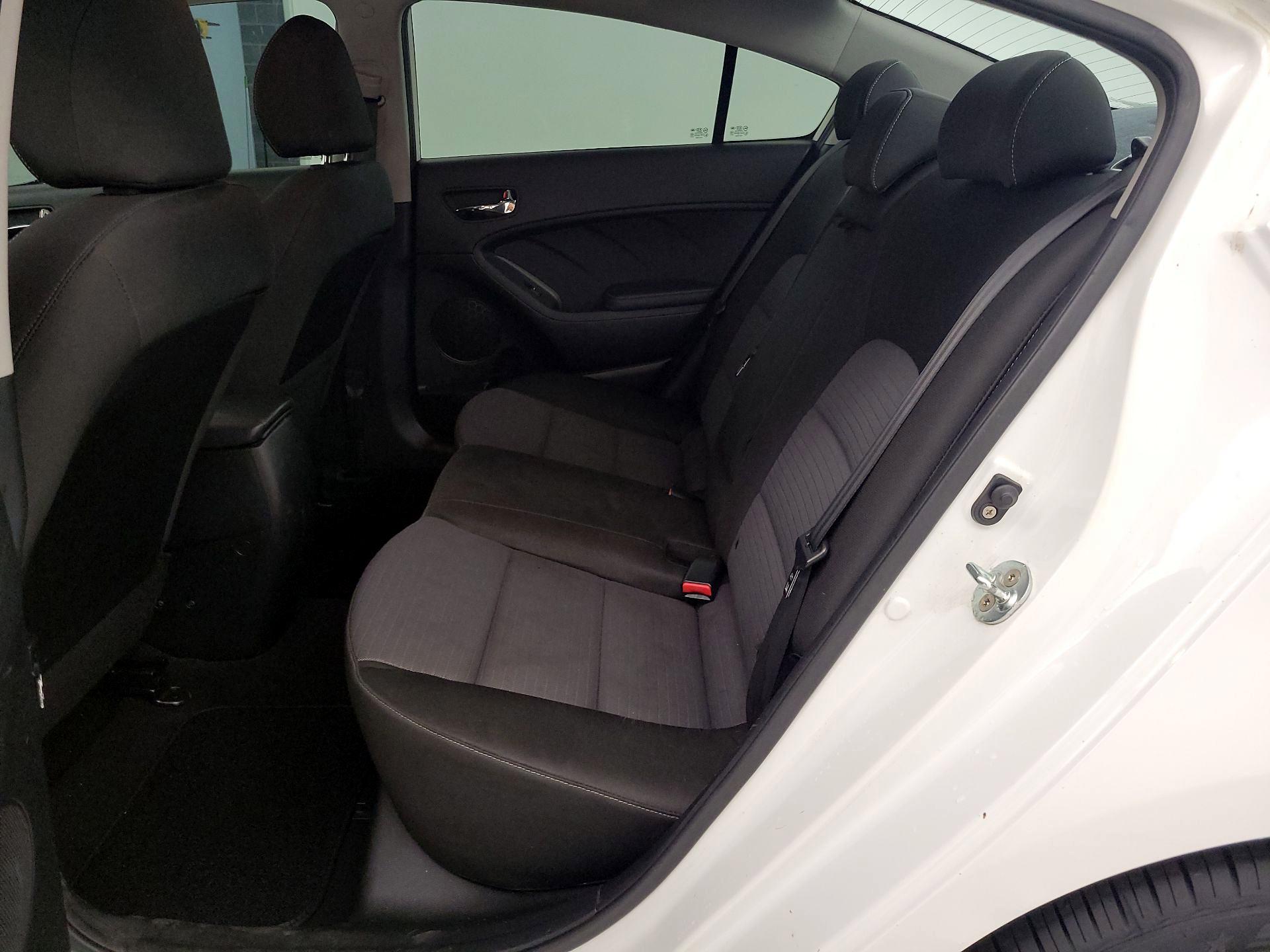 Thumbnail: 2016 Kia Forte - 19
