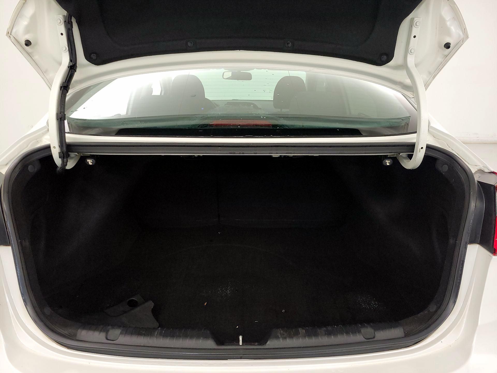 Thumbnail: 2016 Kia Forte - 20