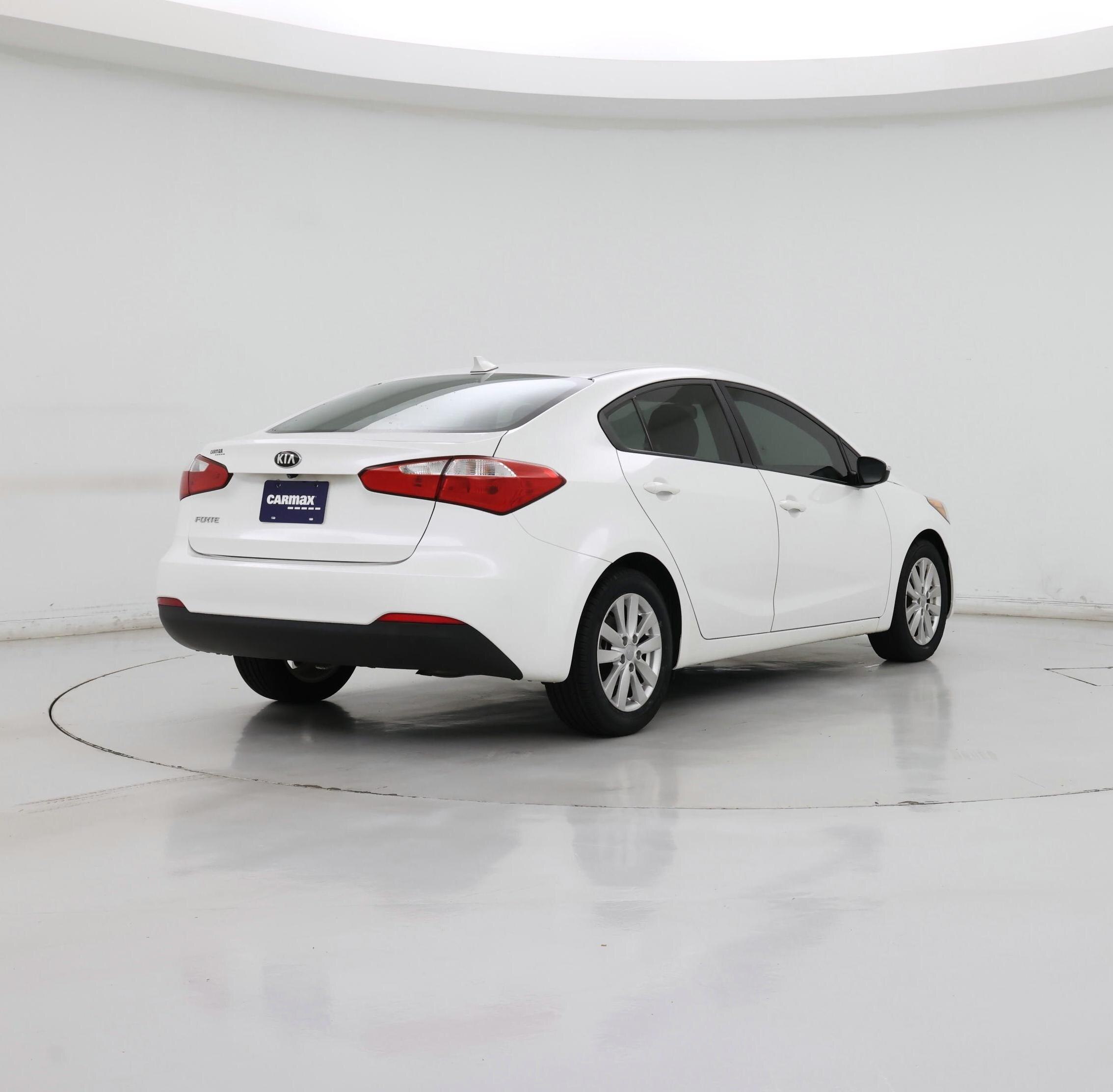 Thumbnail: 2016 Kia Forte - 8