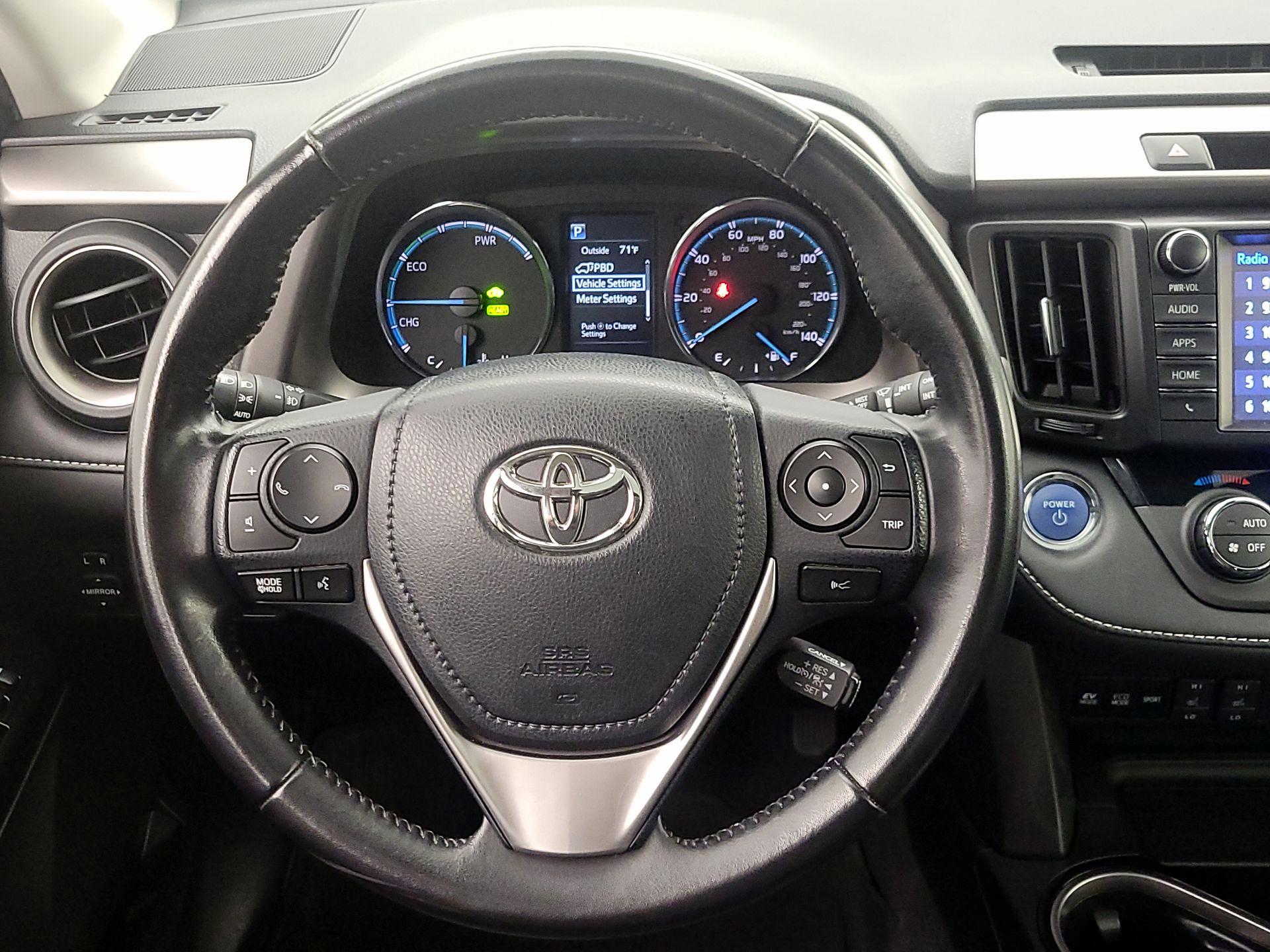 Thumbnail: 2017 Toyota RAV4 - 10