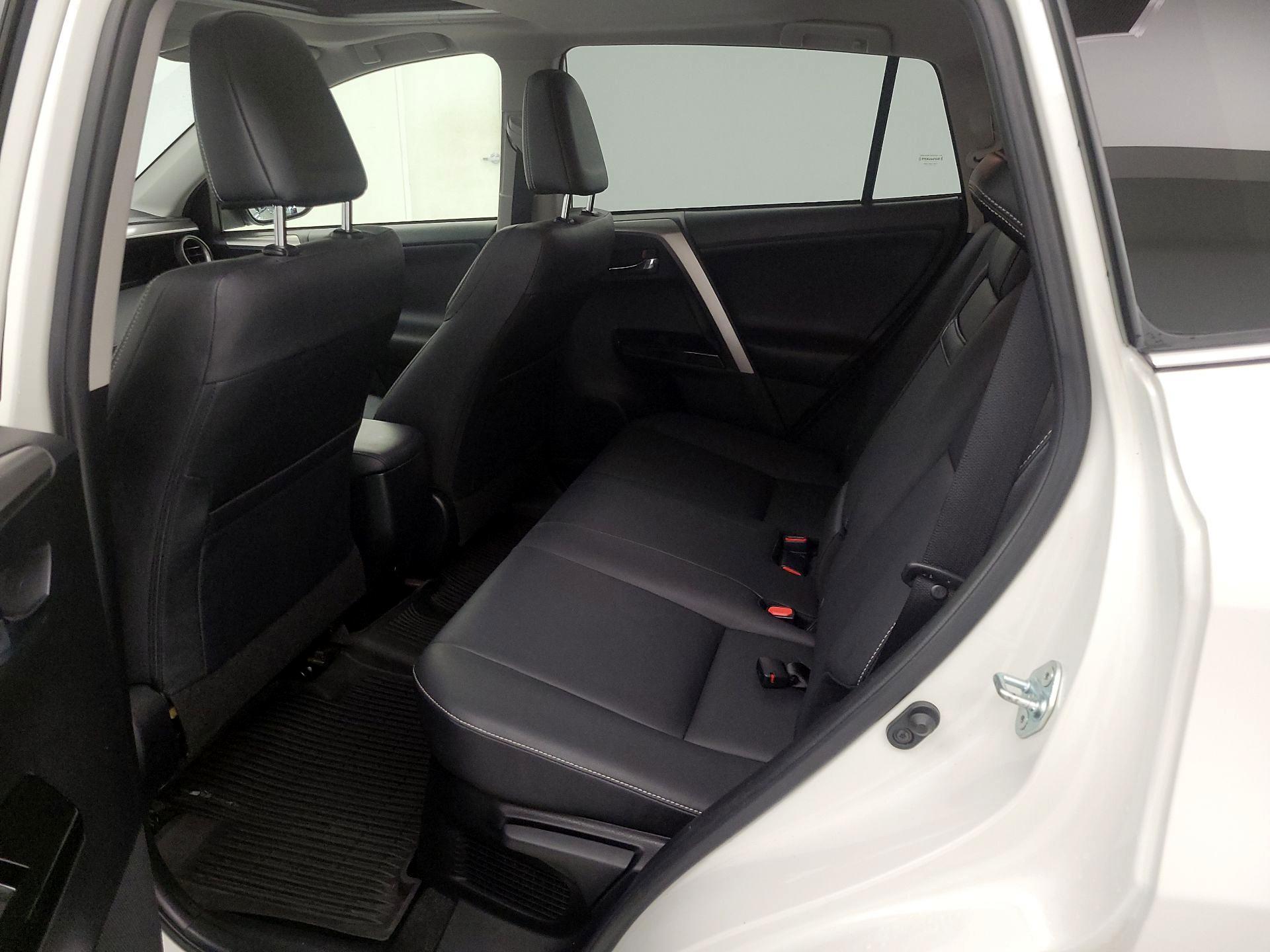 Thumbnail: 2017 Toyota RAV4 - 20