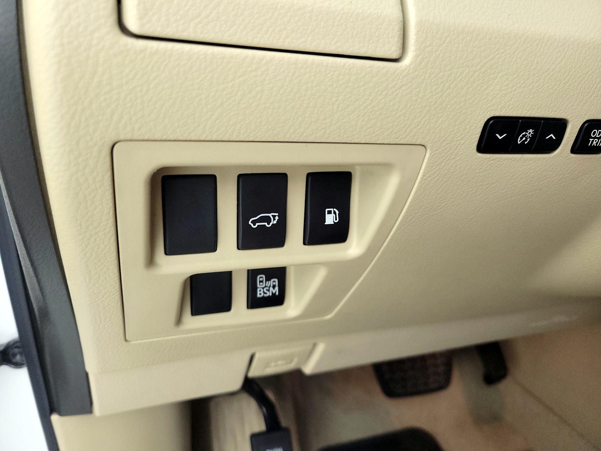 Thumbnail: 2013 Lexus RX - 13