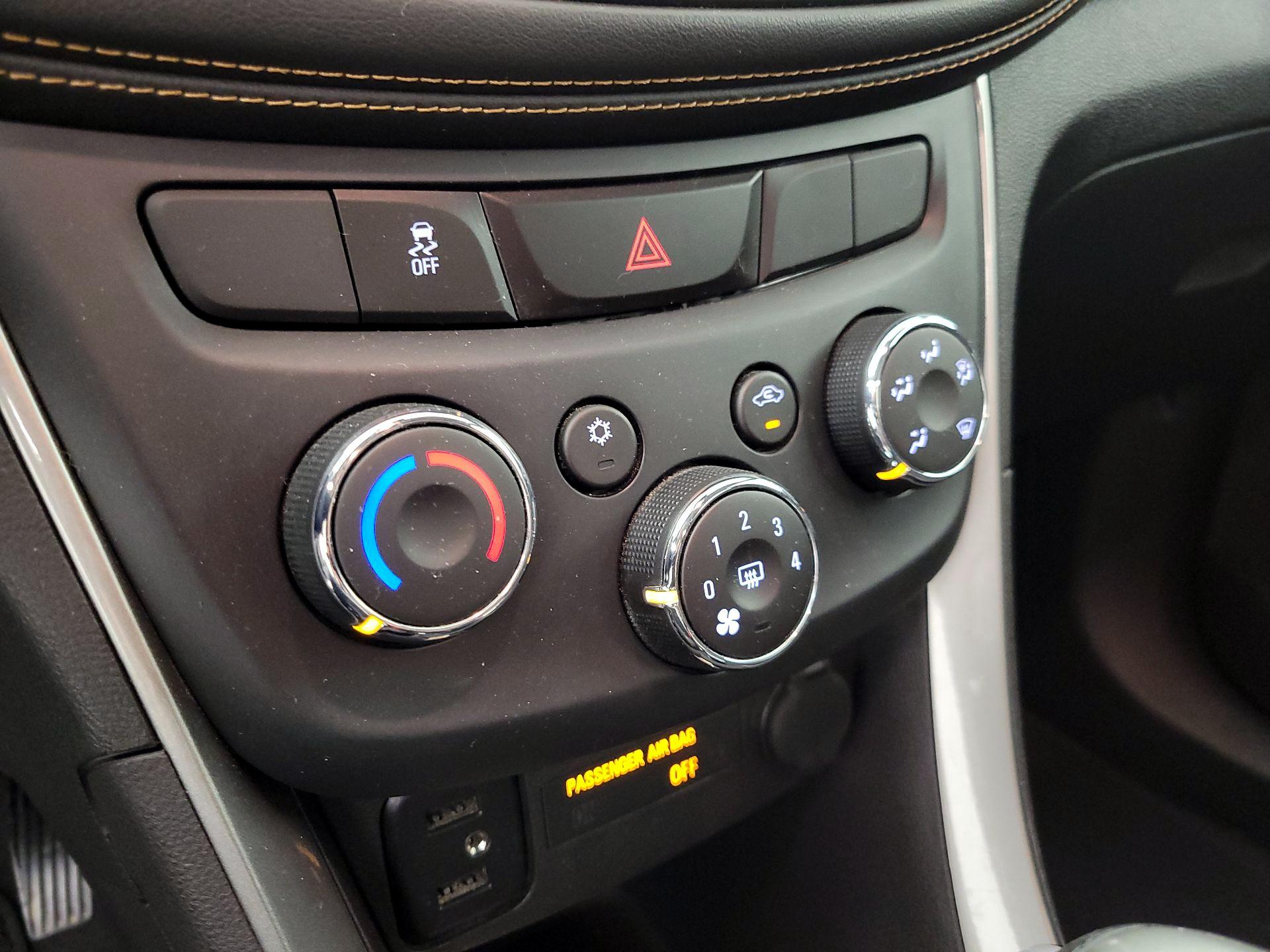 Thumbnail: 2018 Chevrolet Trax - 16