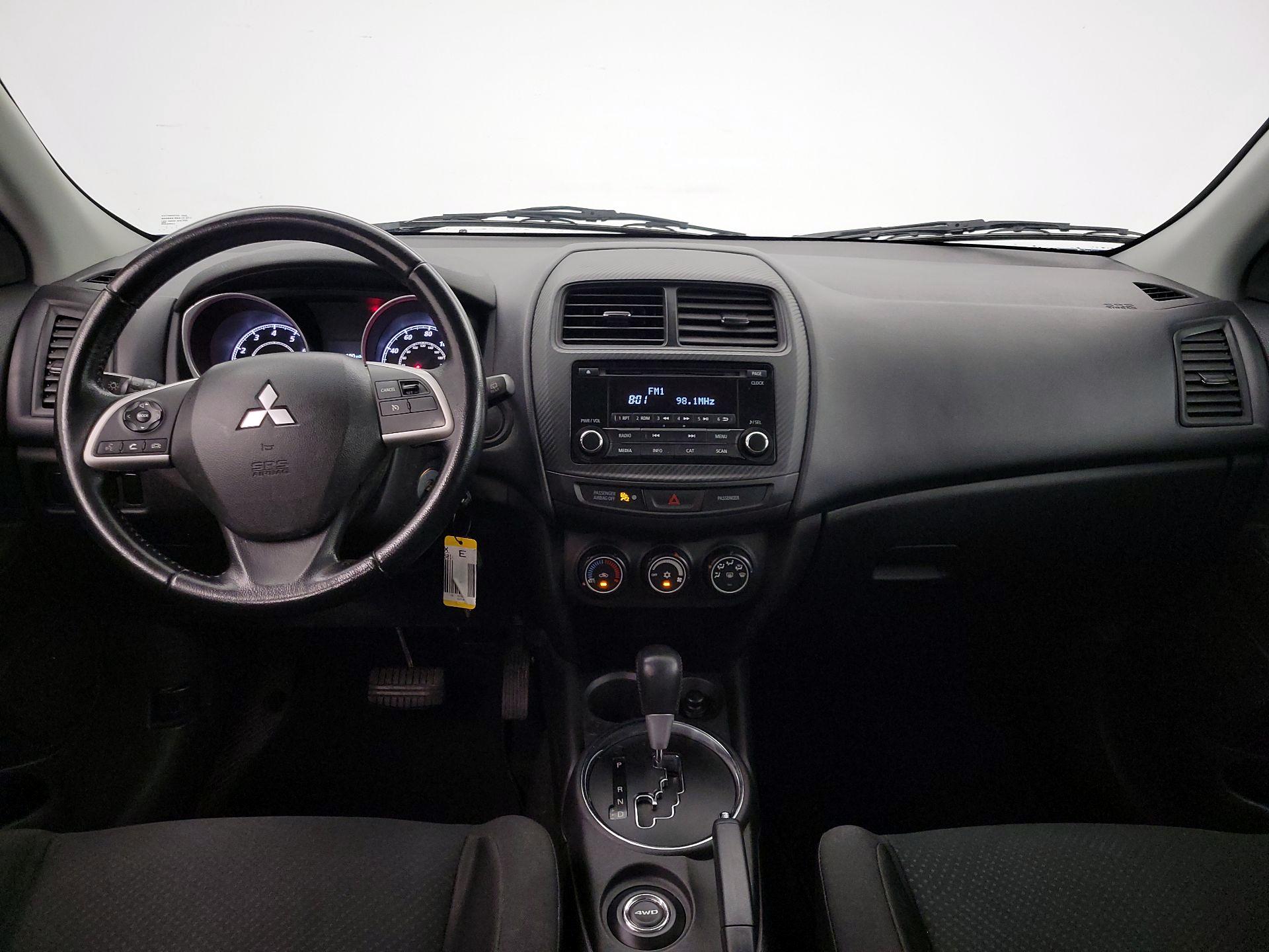 Thumbnail: 2015 Mitsubishi Outlander Sport - 9