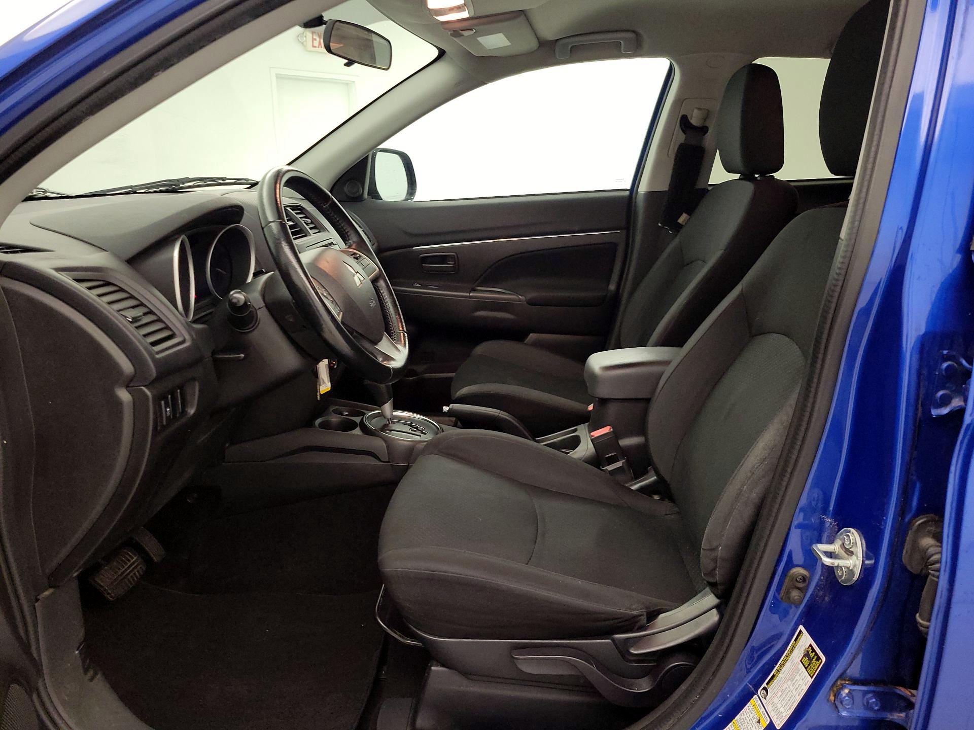 Thumbnail: 2015 Mitsubishi Outlander Sport - 11