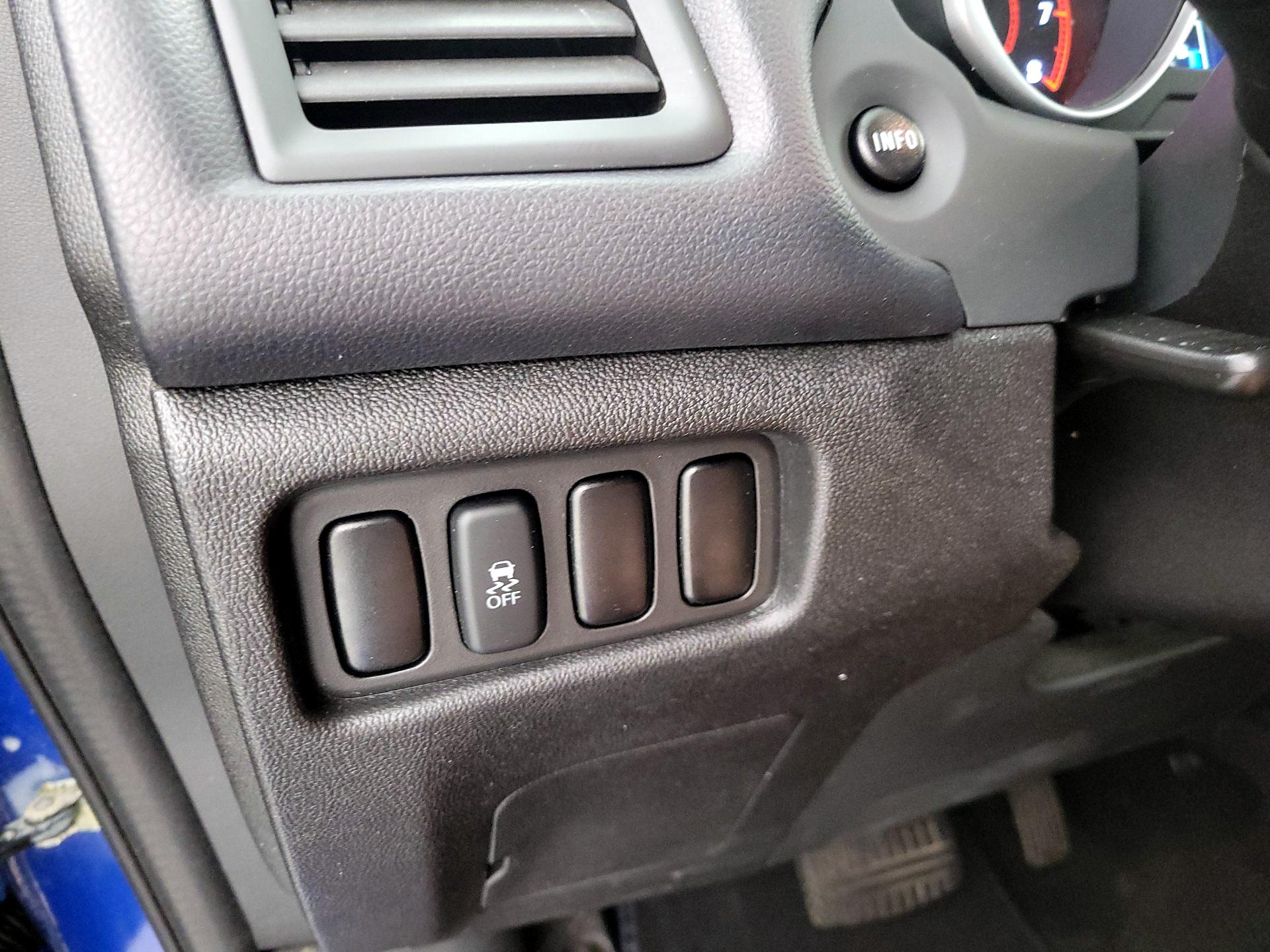 Thumbnail: 2015 Mitsubishi Outlander Sport - 13