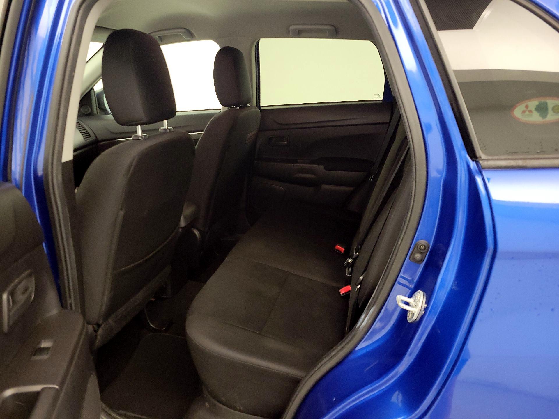 Thumbnail: 2015 Mitsubishi Outlander Sport - 17