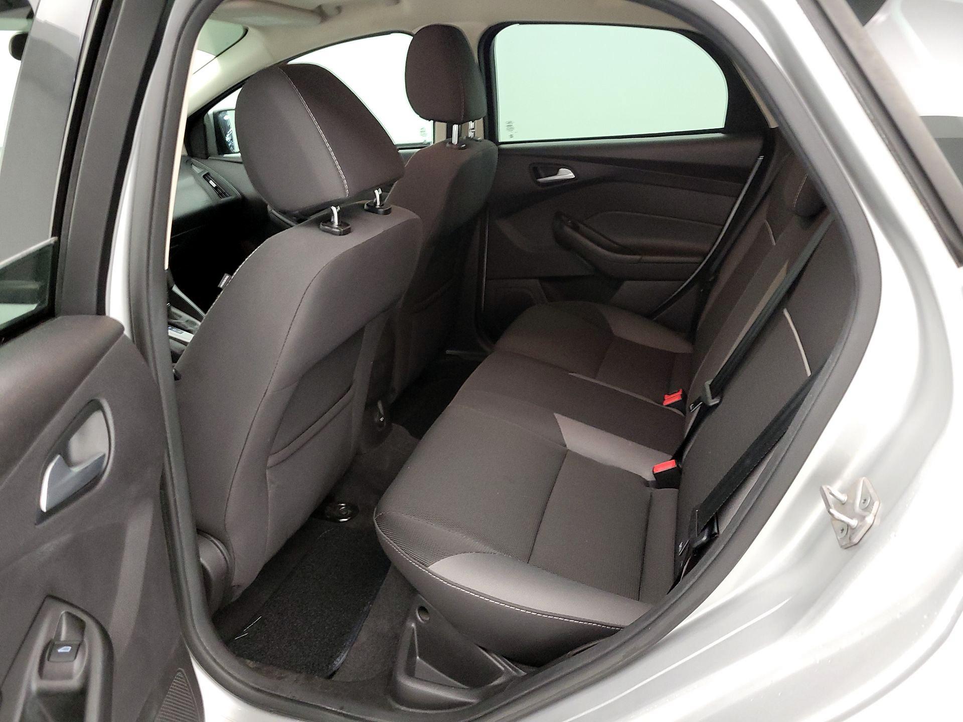 Thumbnail: 2014 Ford Focus - 18