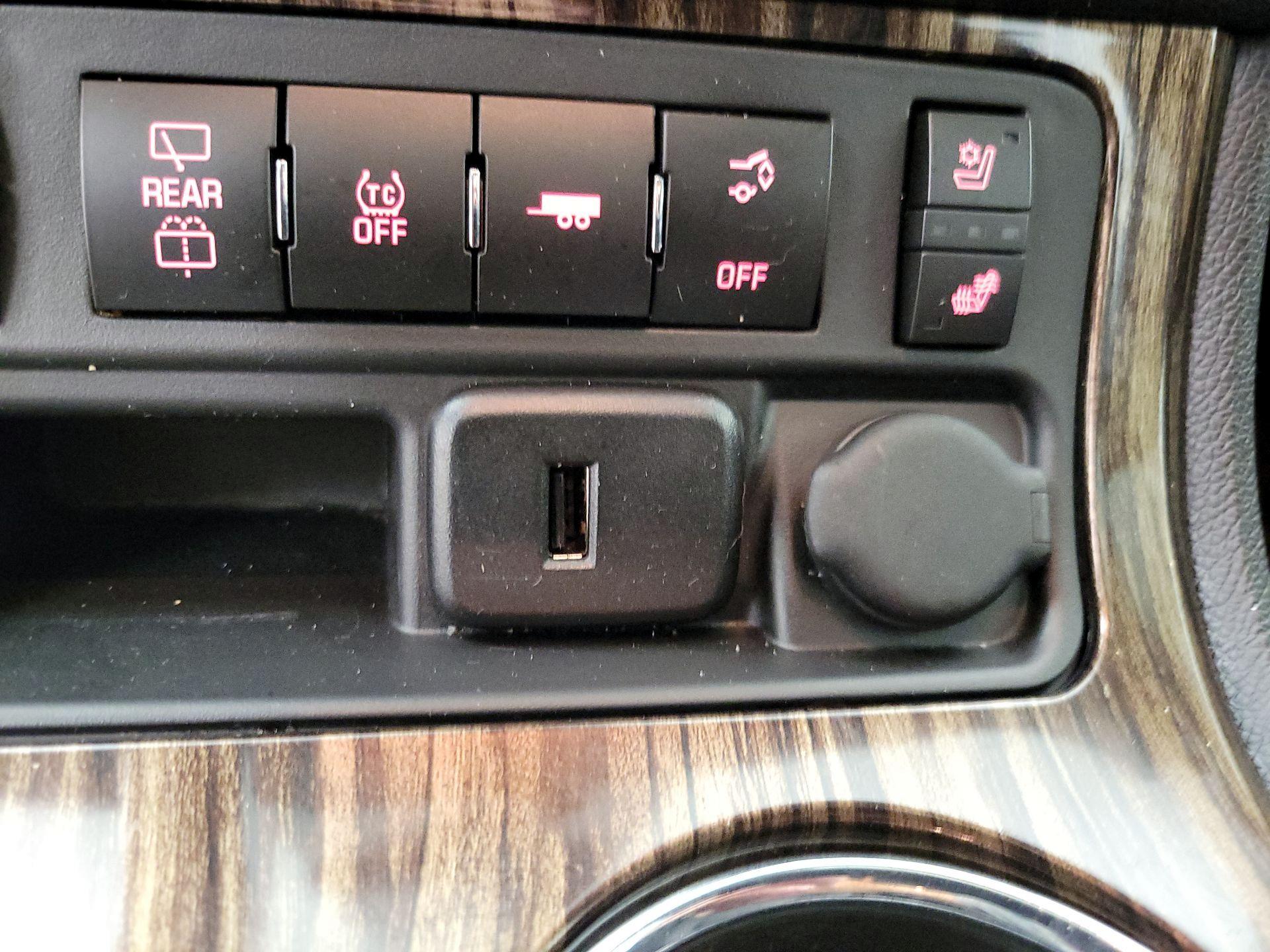 Thumbnail: 2016 GMC Acadia - 18