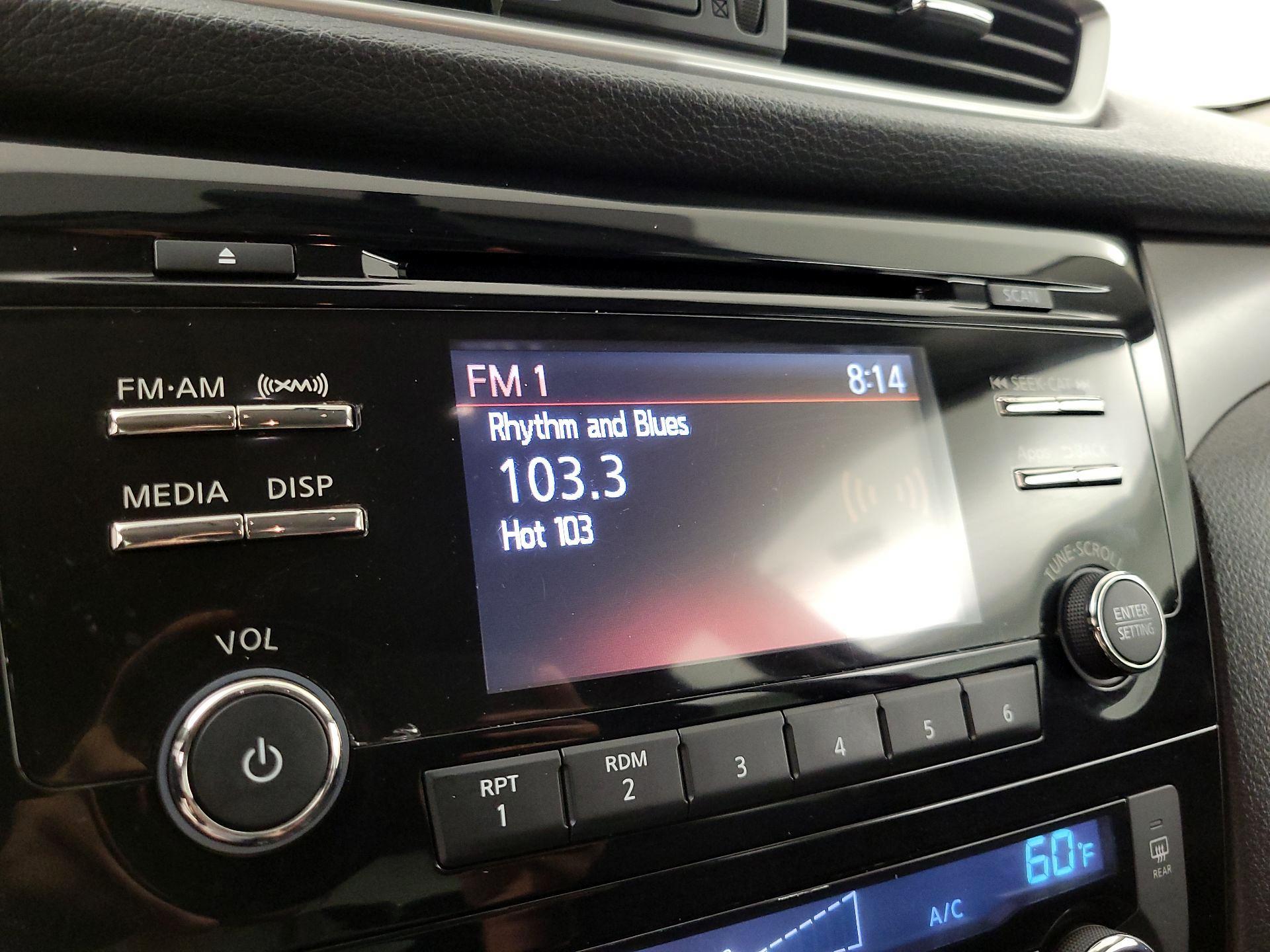 Thumbnail: 2016 Nissan Rogue - 15