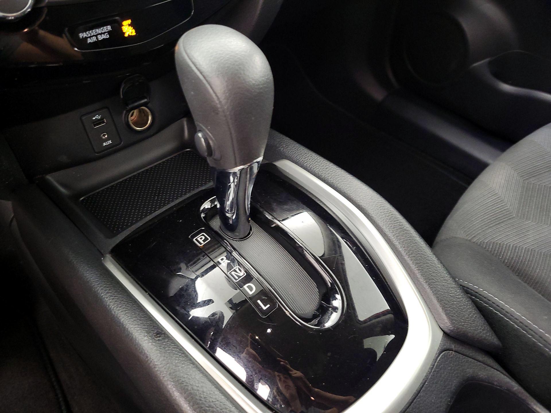 Thumbnail: 2016 Nissan Rogue - 17