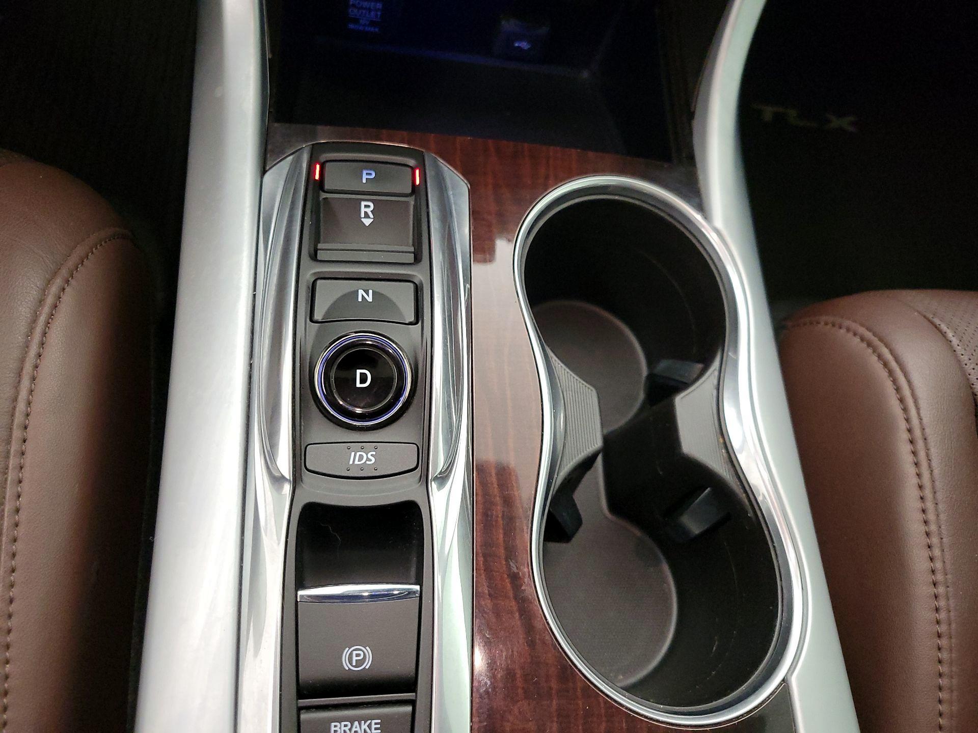 Thumbnail: 2017 Acura TLX - 18