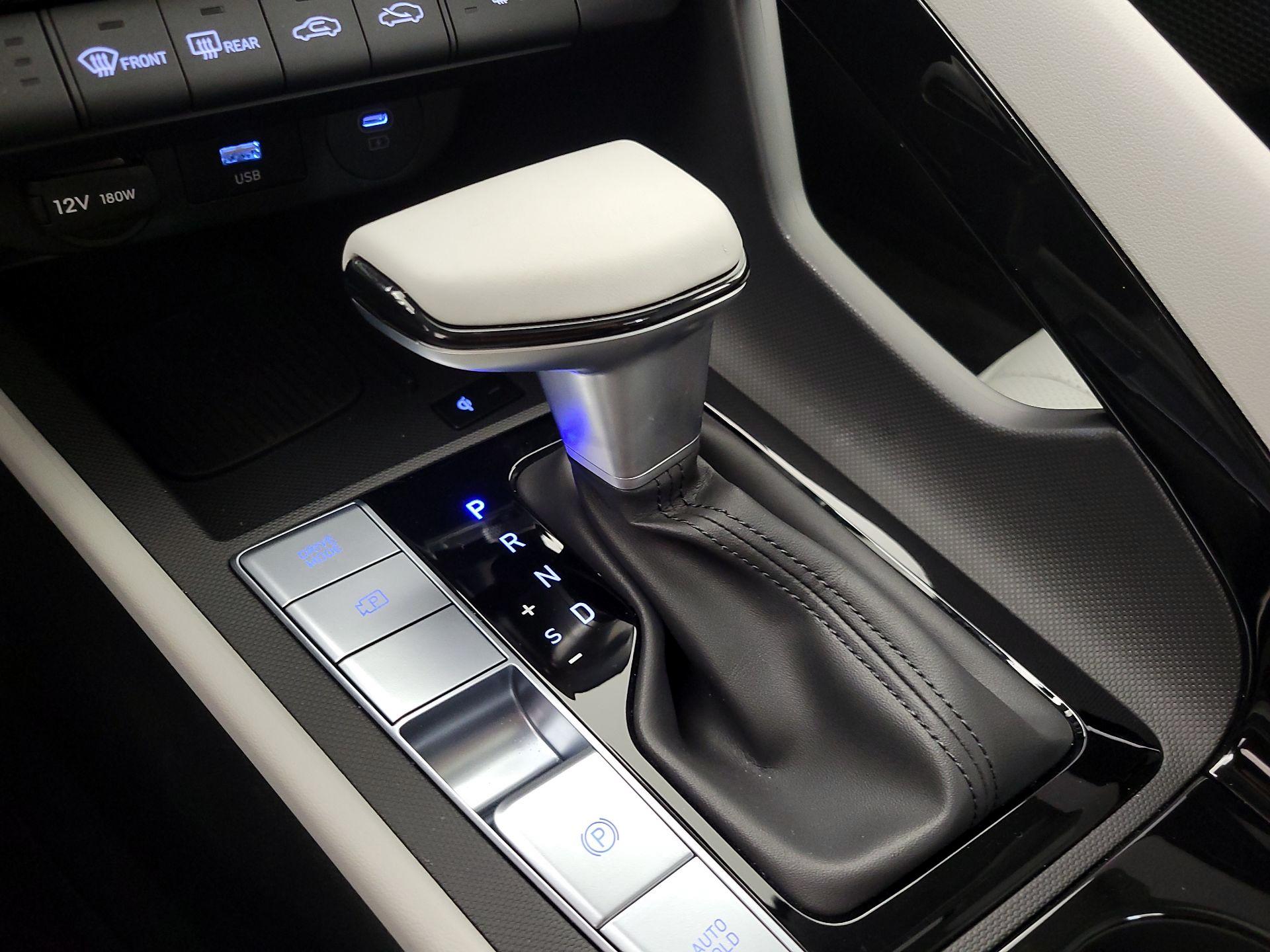 Thumbnail: 2025 Hyundai Elantra - 18