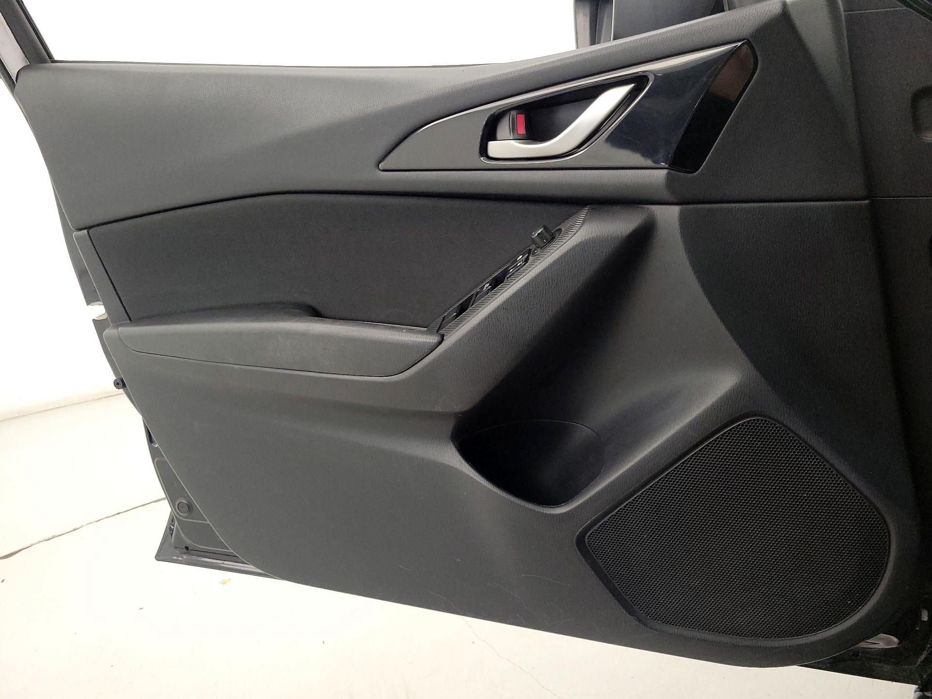 Thumbnail: 2016 Mazda Mazda3 - 12
