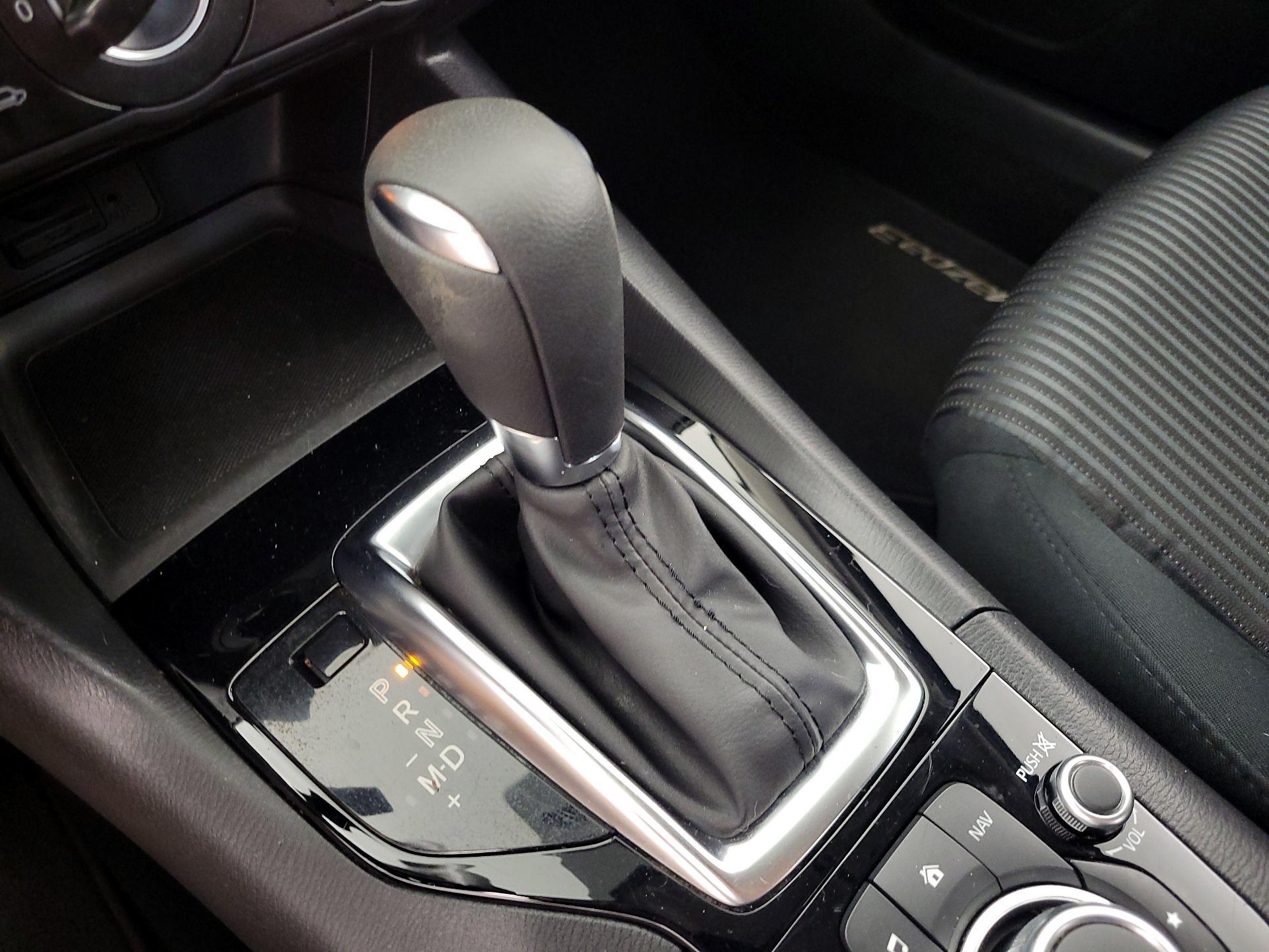 Thumbnail: 2016 Mazda Mazda3 - 17