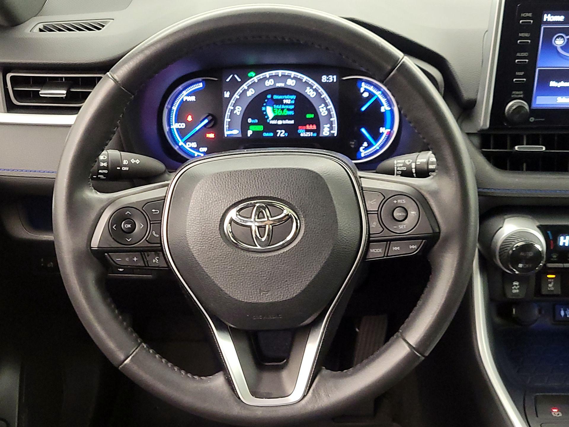 Thumbnail: 2019 Toyota RAV4 - 10