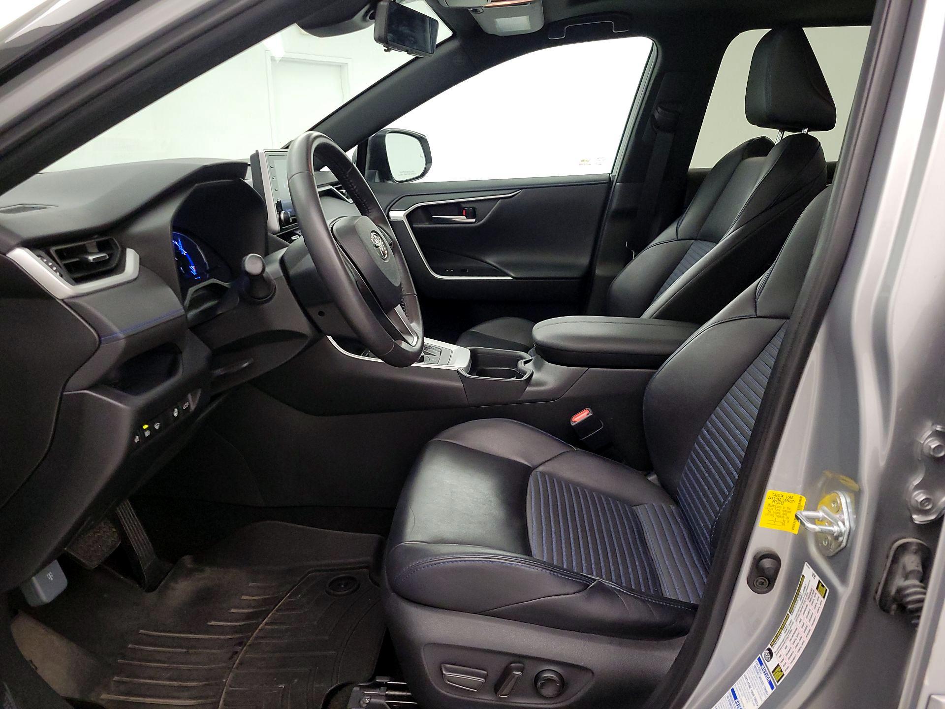 Thumbnail: 2019 Toyota RAV4 - 11