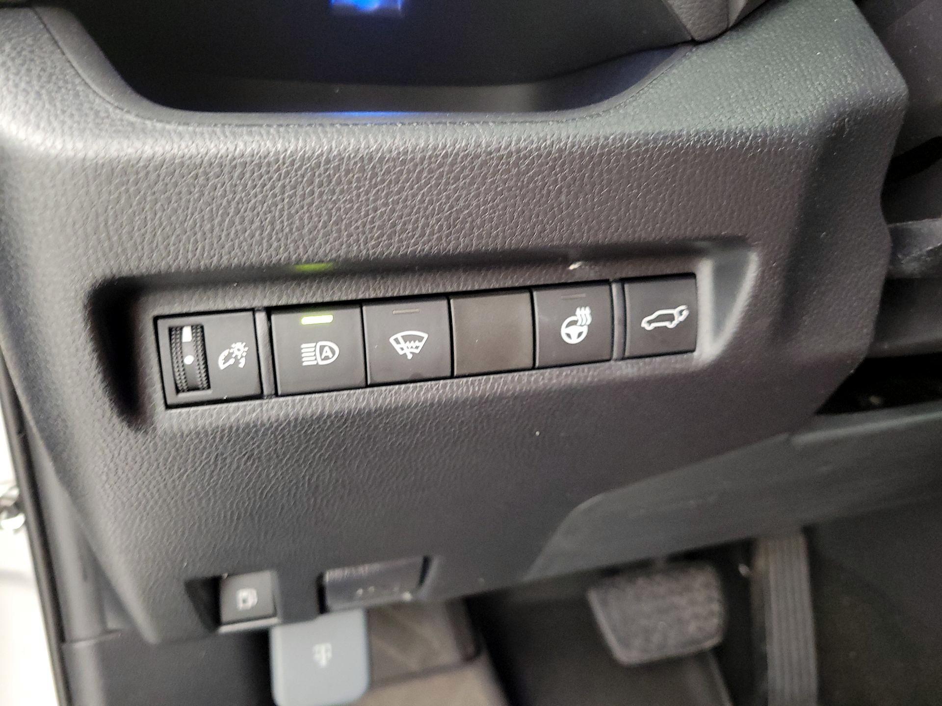 Thumbnail: 2019 Toyota RAV4 - 13