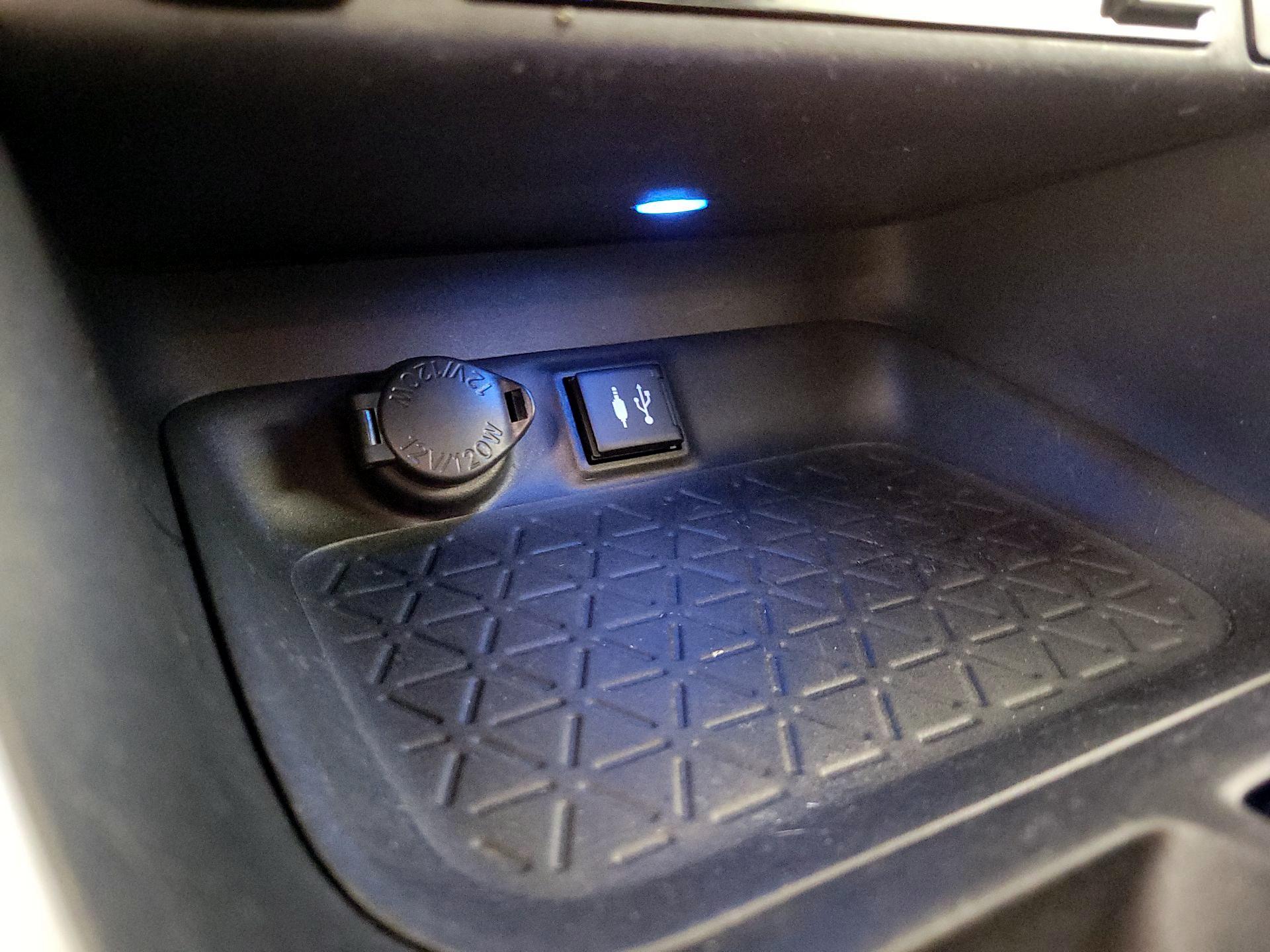Thumbnail: 2019 Toyota RAV4 - 18