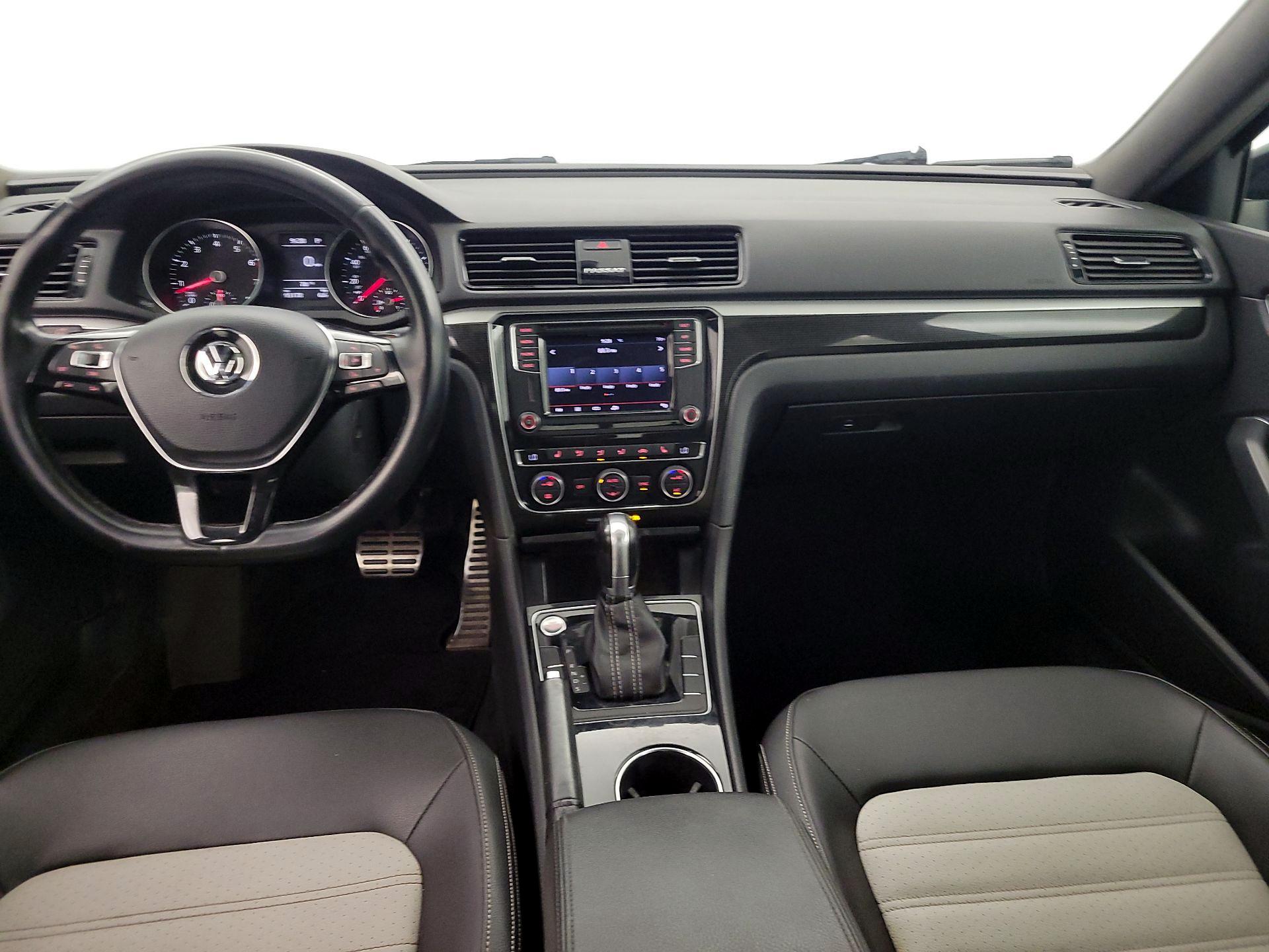Thumbnail: 2018 Volkswagen Passat - 9