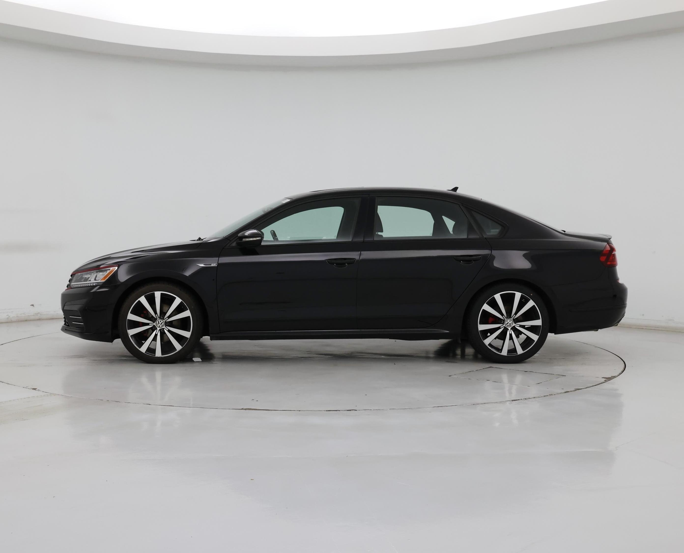 Thumbnail: 2018 Volkswagen Passat - 3